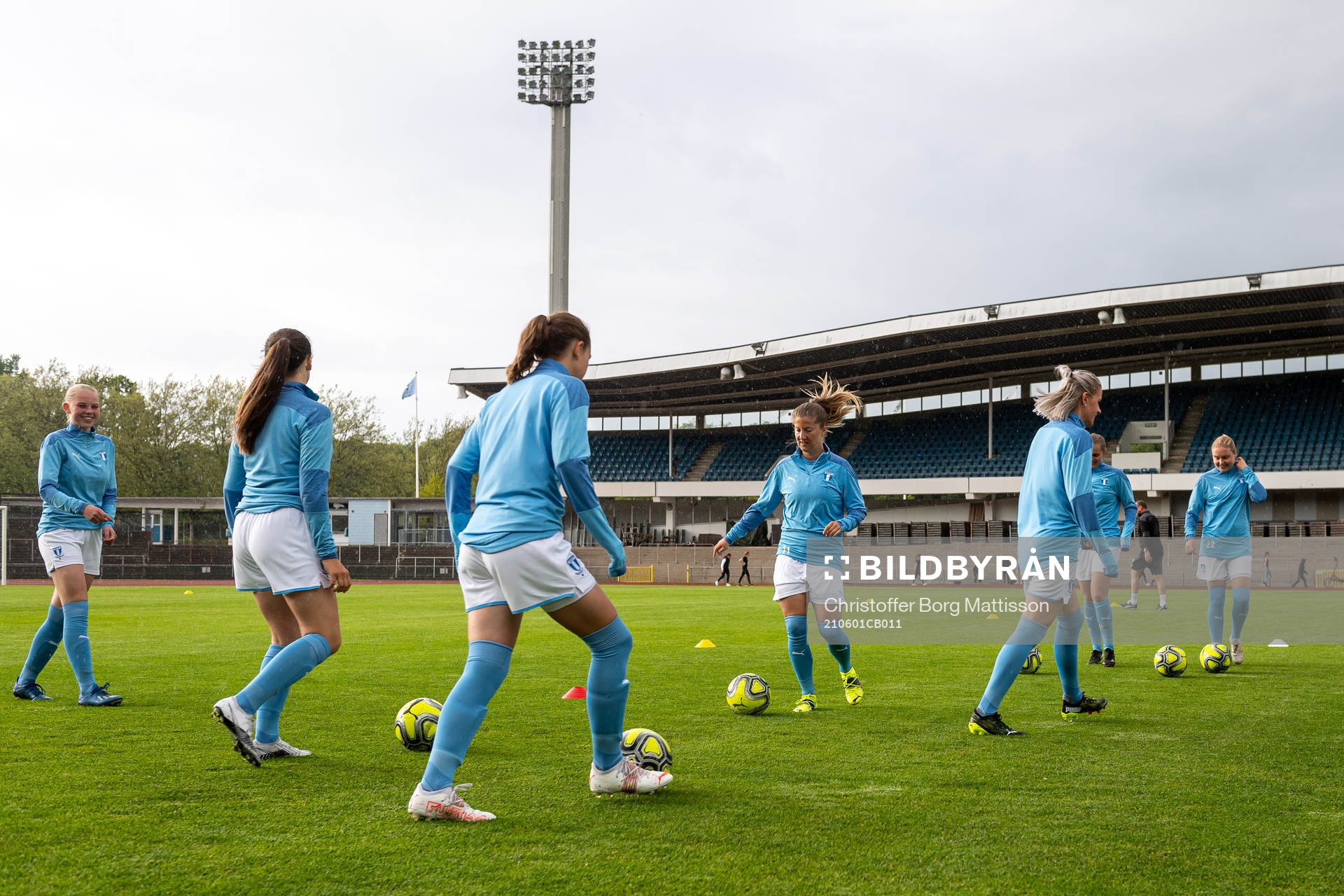 Malmö FFs spelare värmer upp