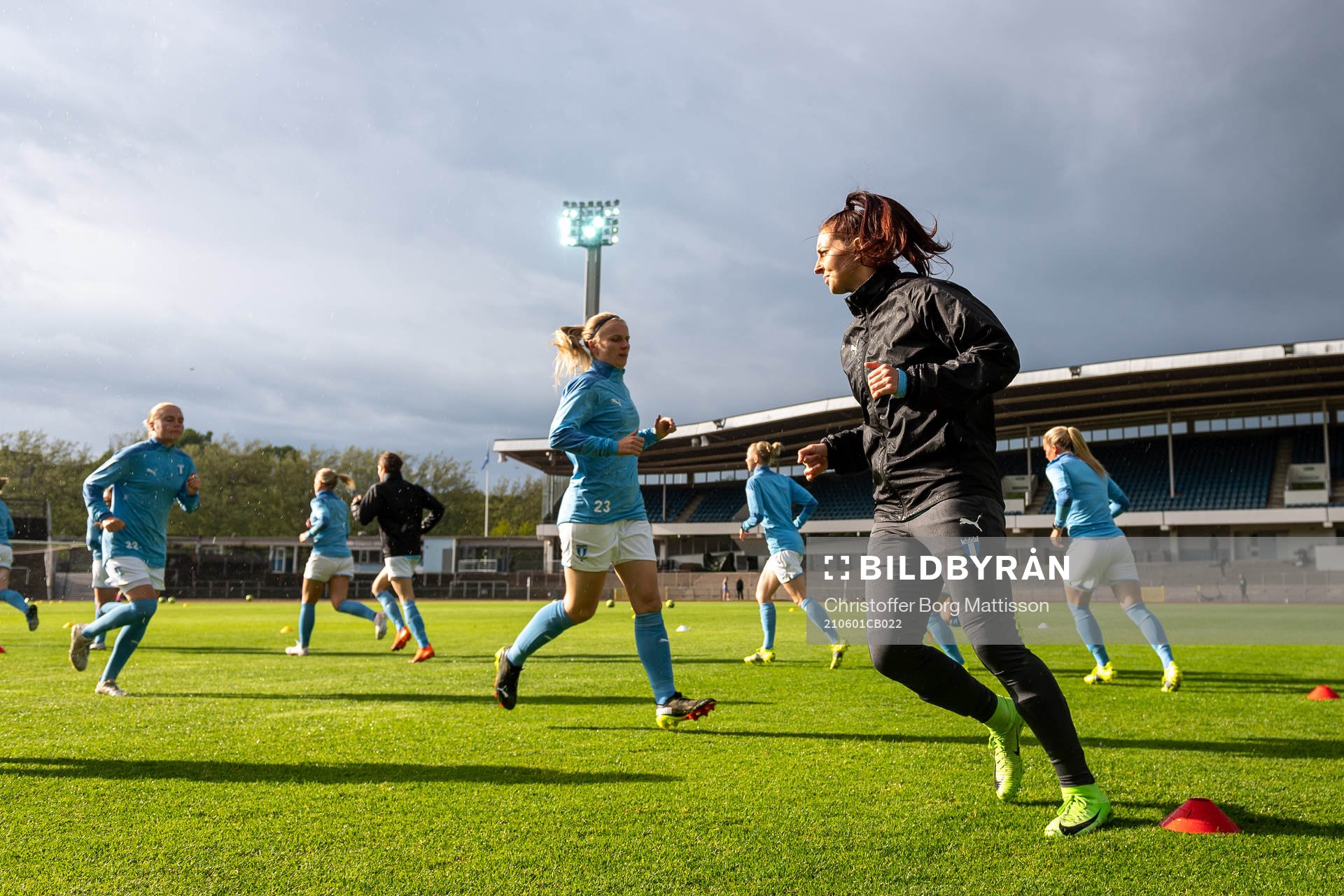 Malmö FFs spelare värmer upp