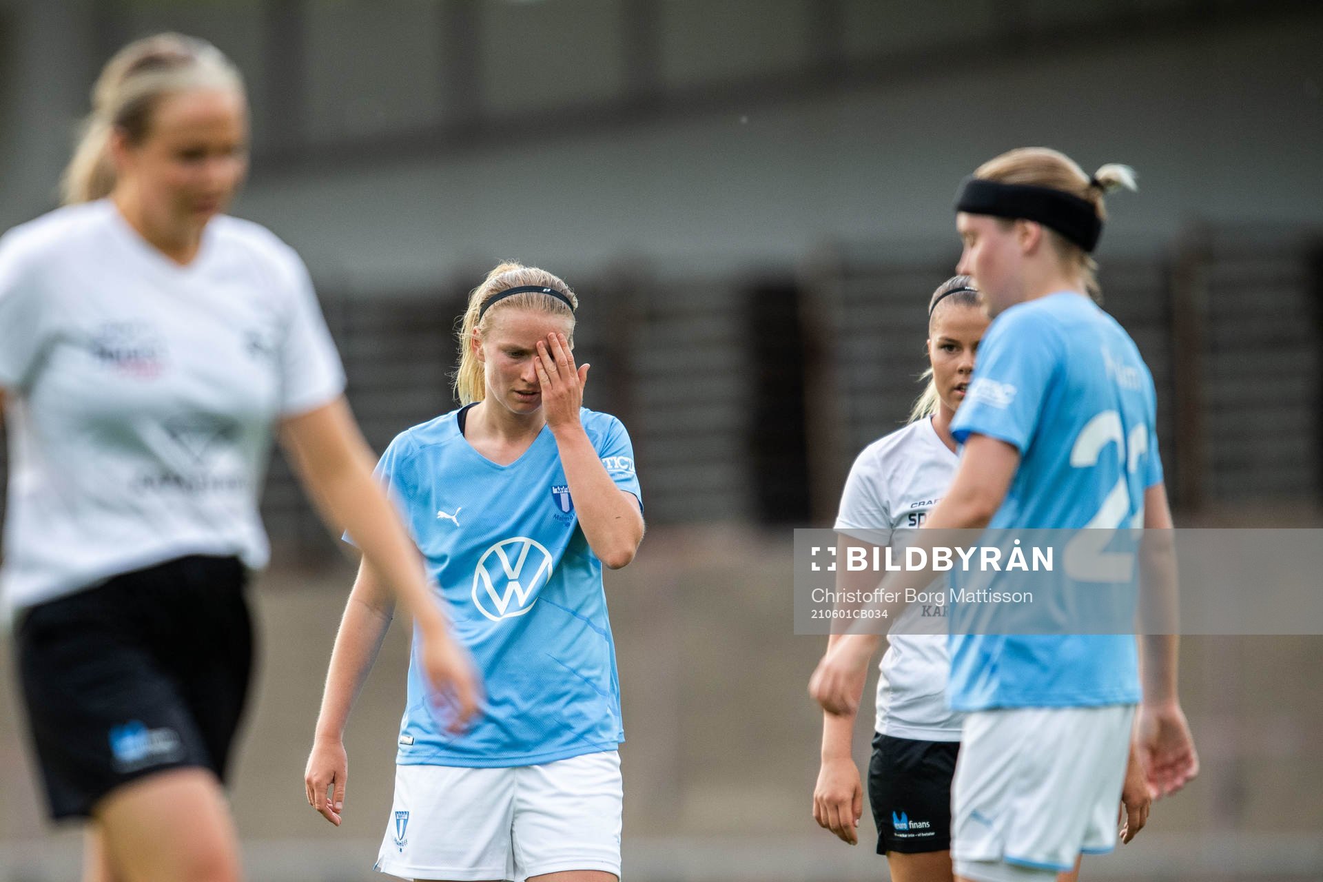 Malmö FFs  Amanda Kander deppar