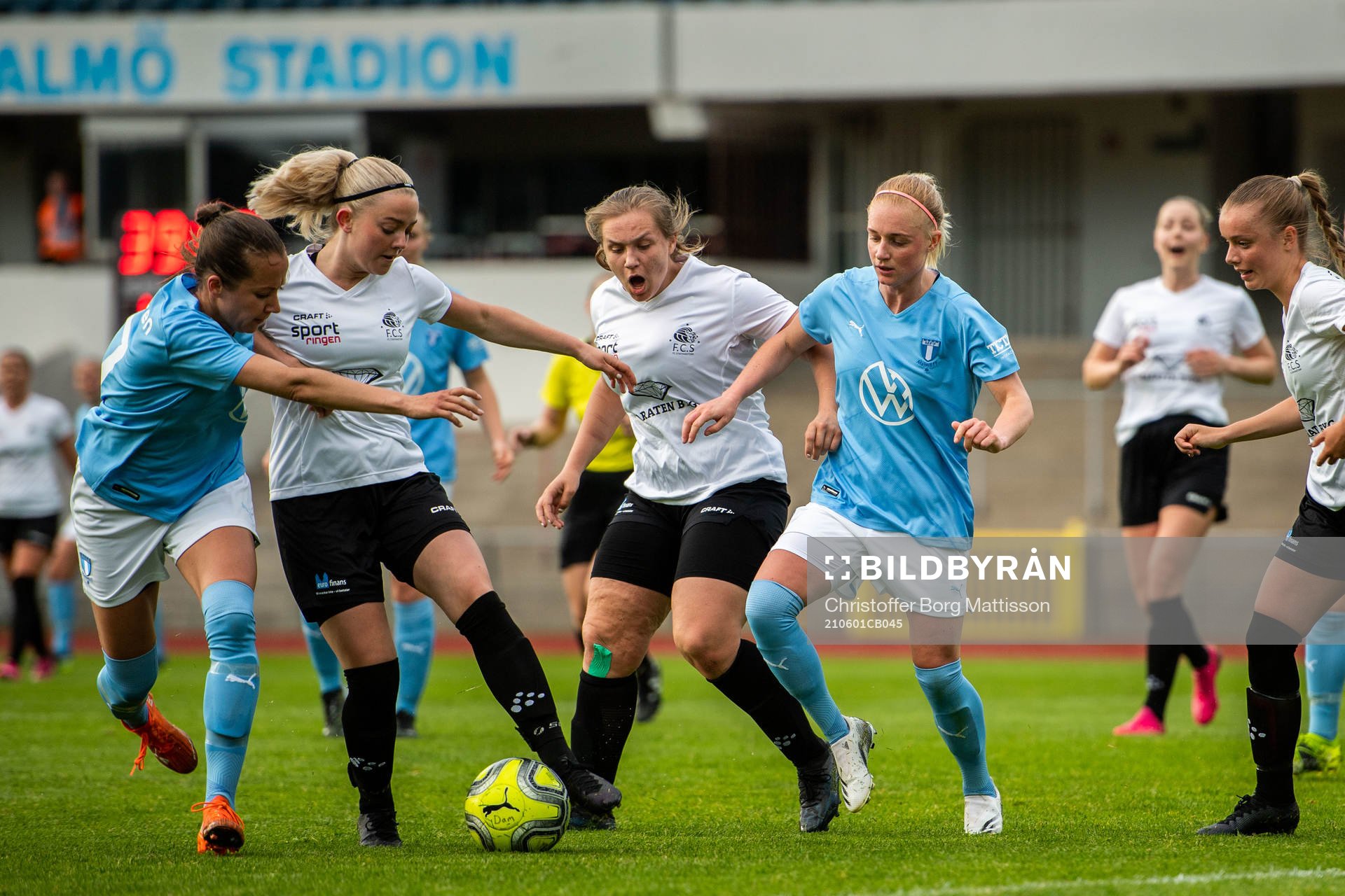 Malmö FFs Cornelia Lindgren och Melina Skarström