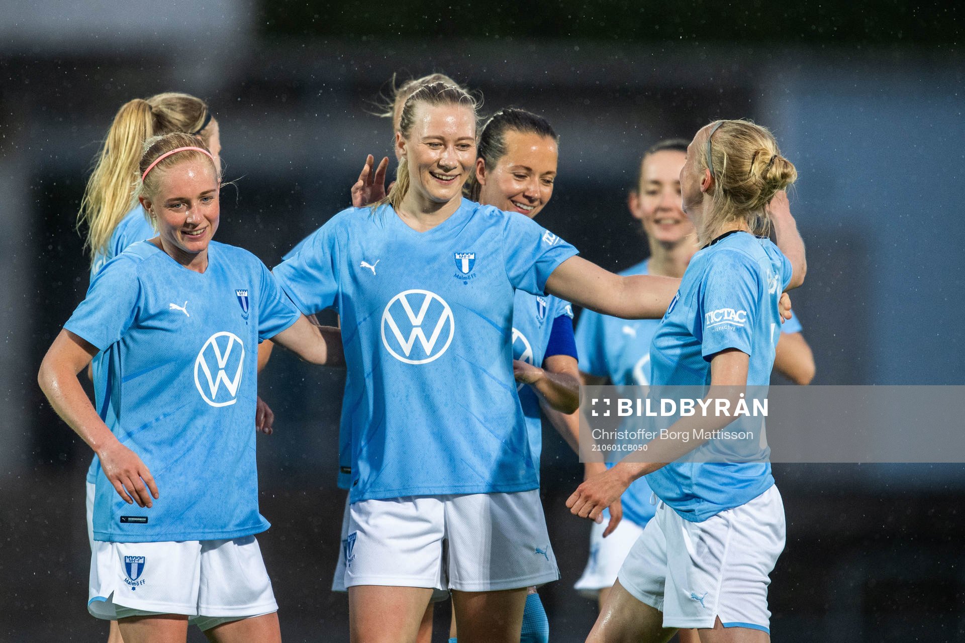 Malmö FFs Madeleine Hejde jublar med lagkamrater