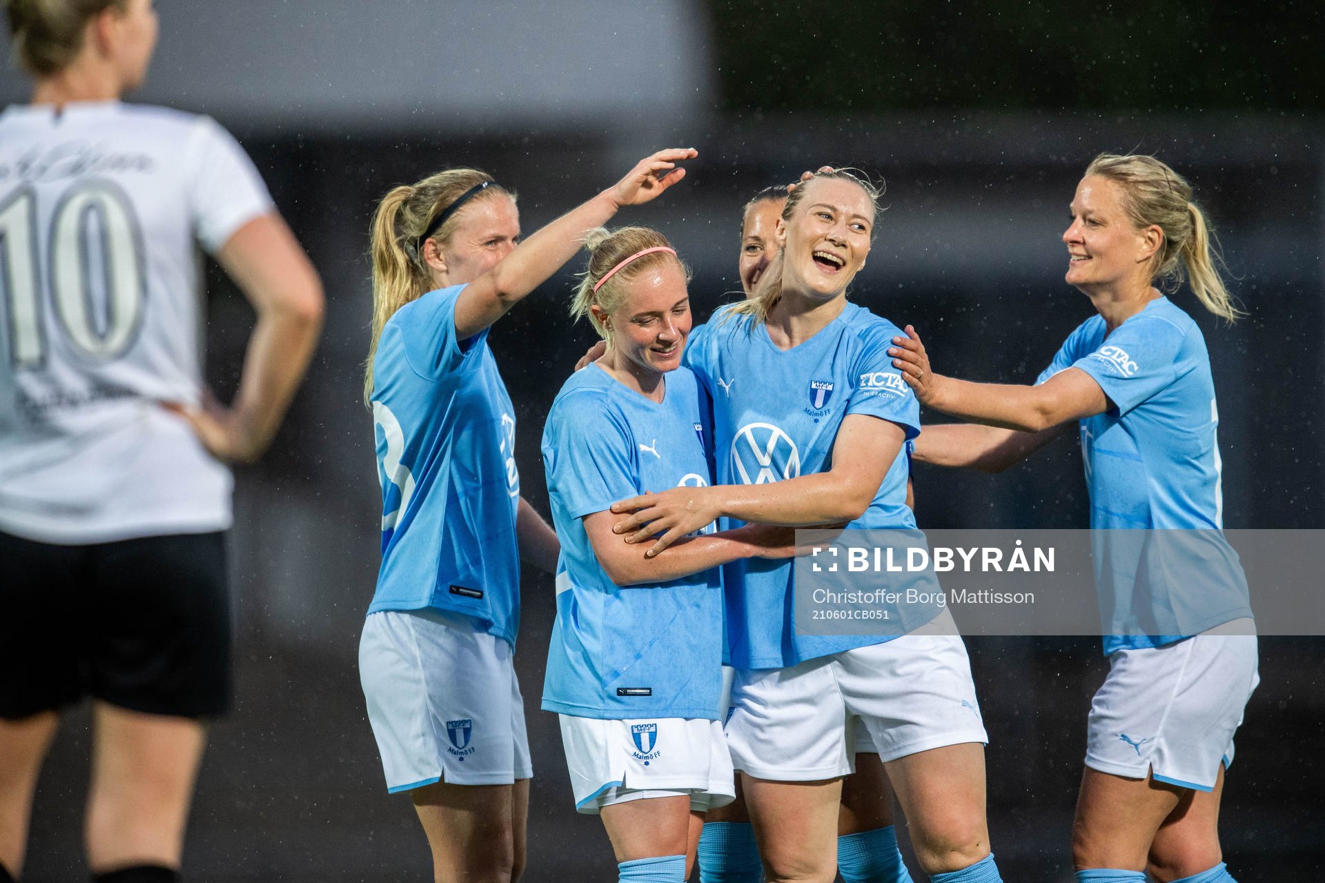 Malmö FFs Madeleine Hejde jublar med lagkamrater