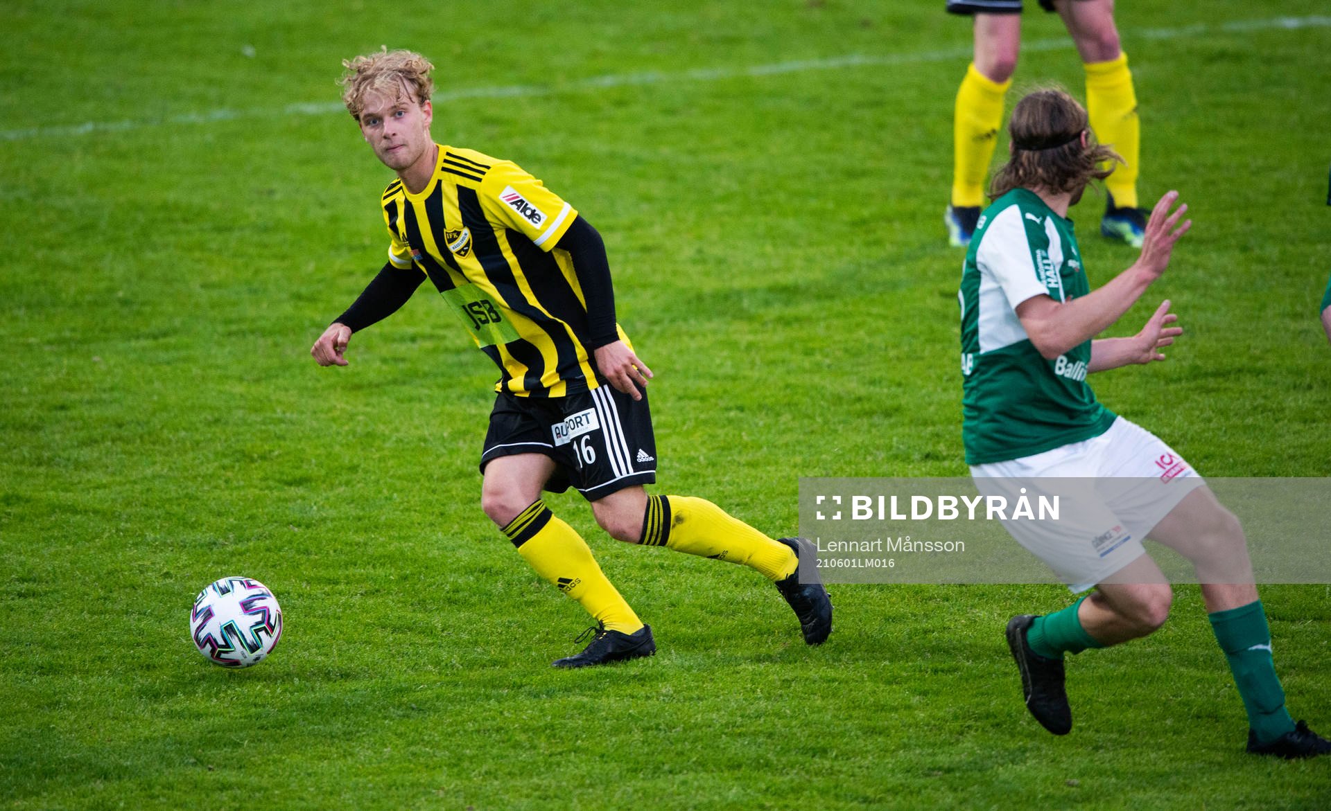 FK Hässleholms Victor Holmberg i träningsmatchen mellan IFK Hässleholm och Hässleholms IF i Hässleholm 1 juni 2021.