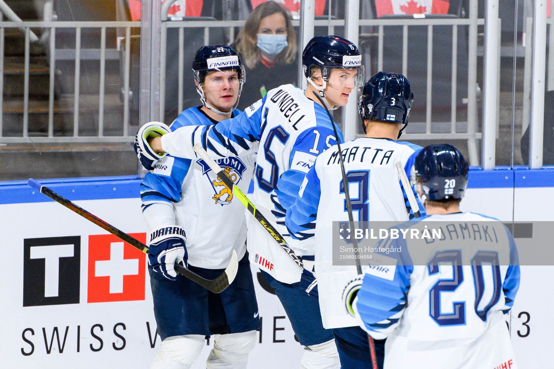 Arttu Ruotsalainen and Anton Lundell of Finland celebrate