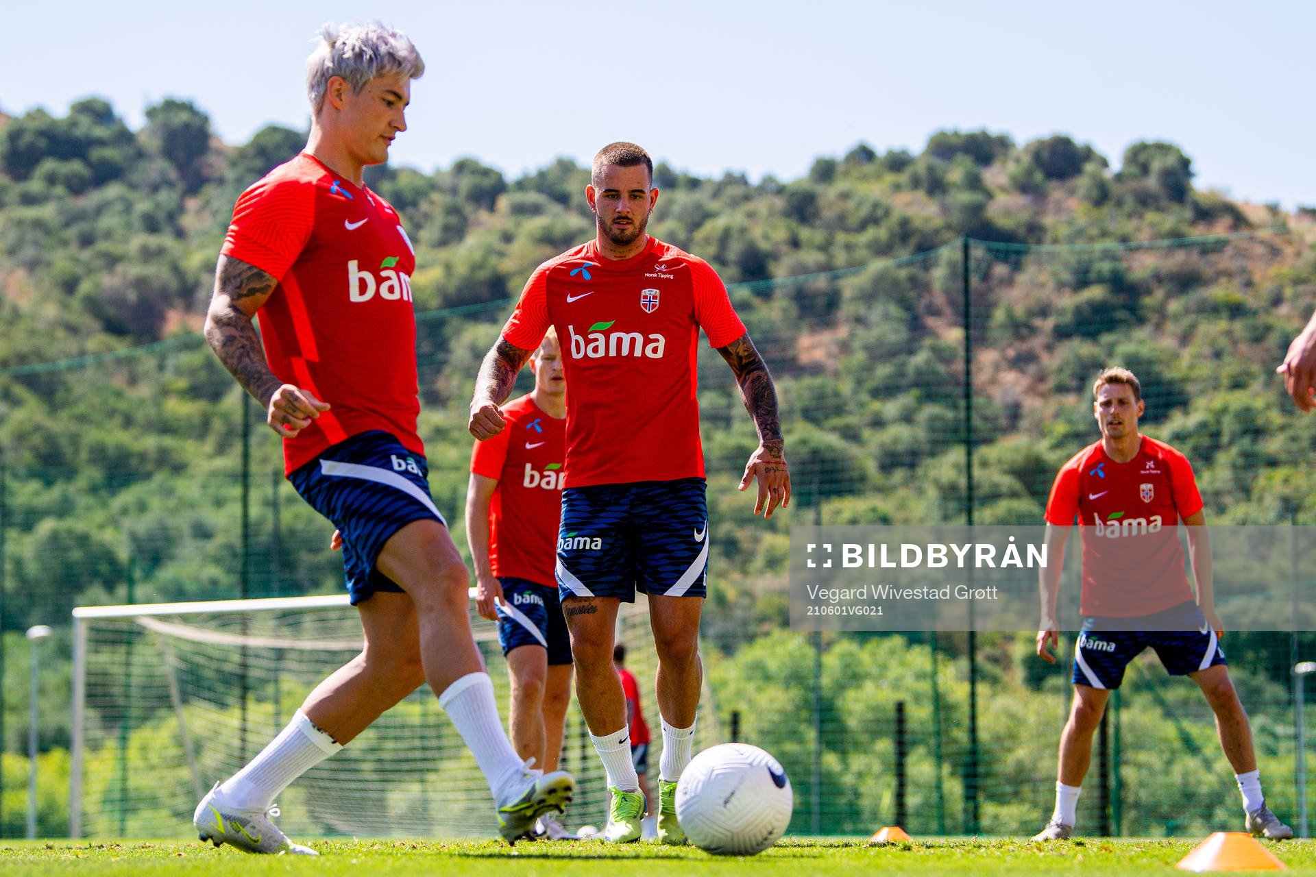 Mathias Normann and Aron Dønnum of the Norwegian national