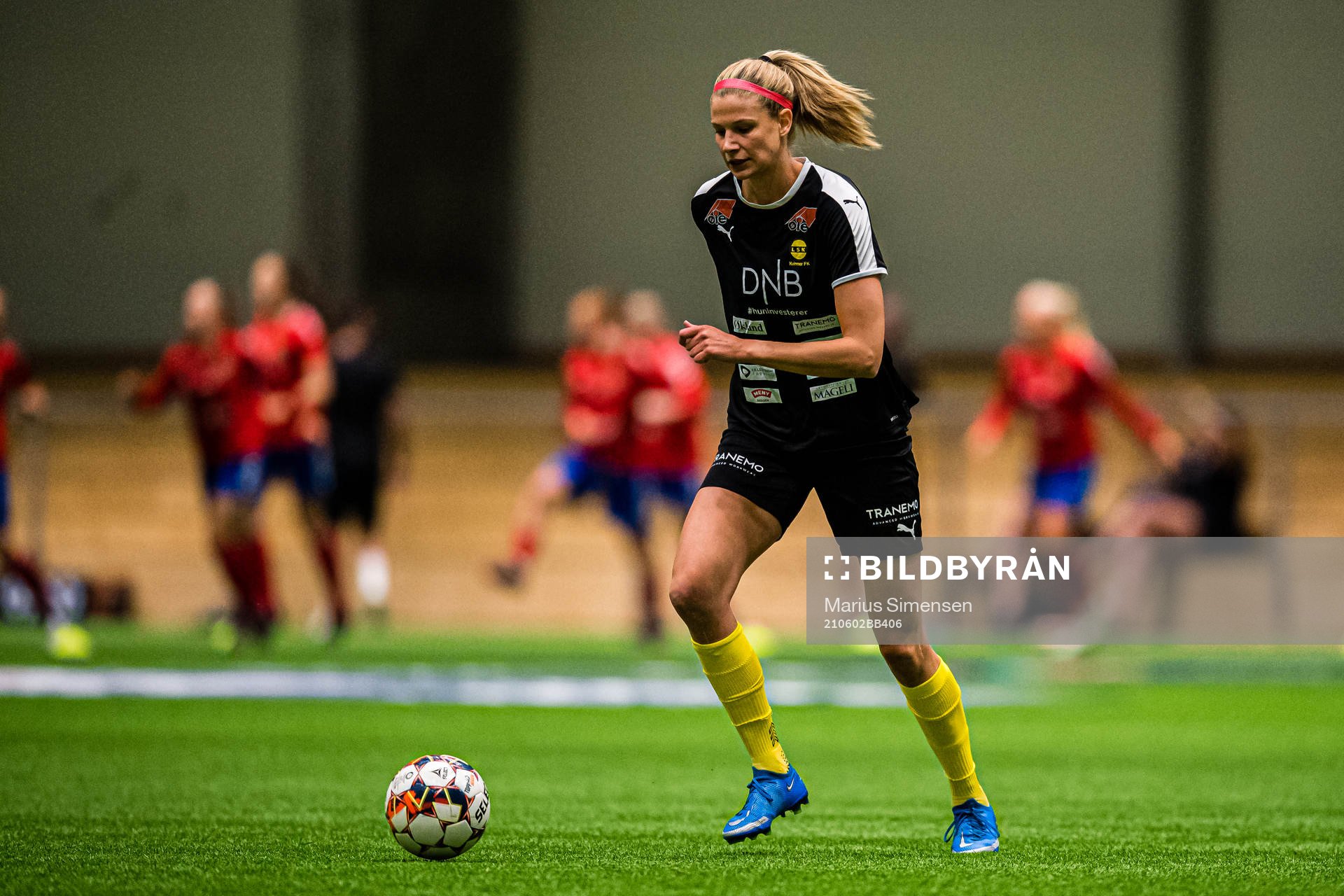 Justine Monique Vanhaevermaet of LSK Kvinner warms up