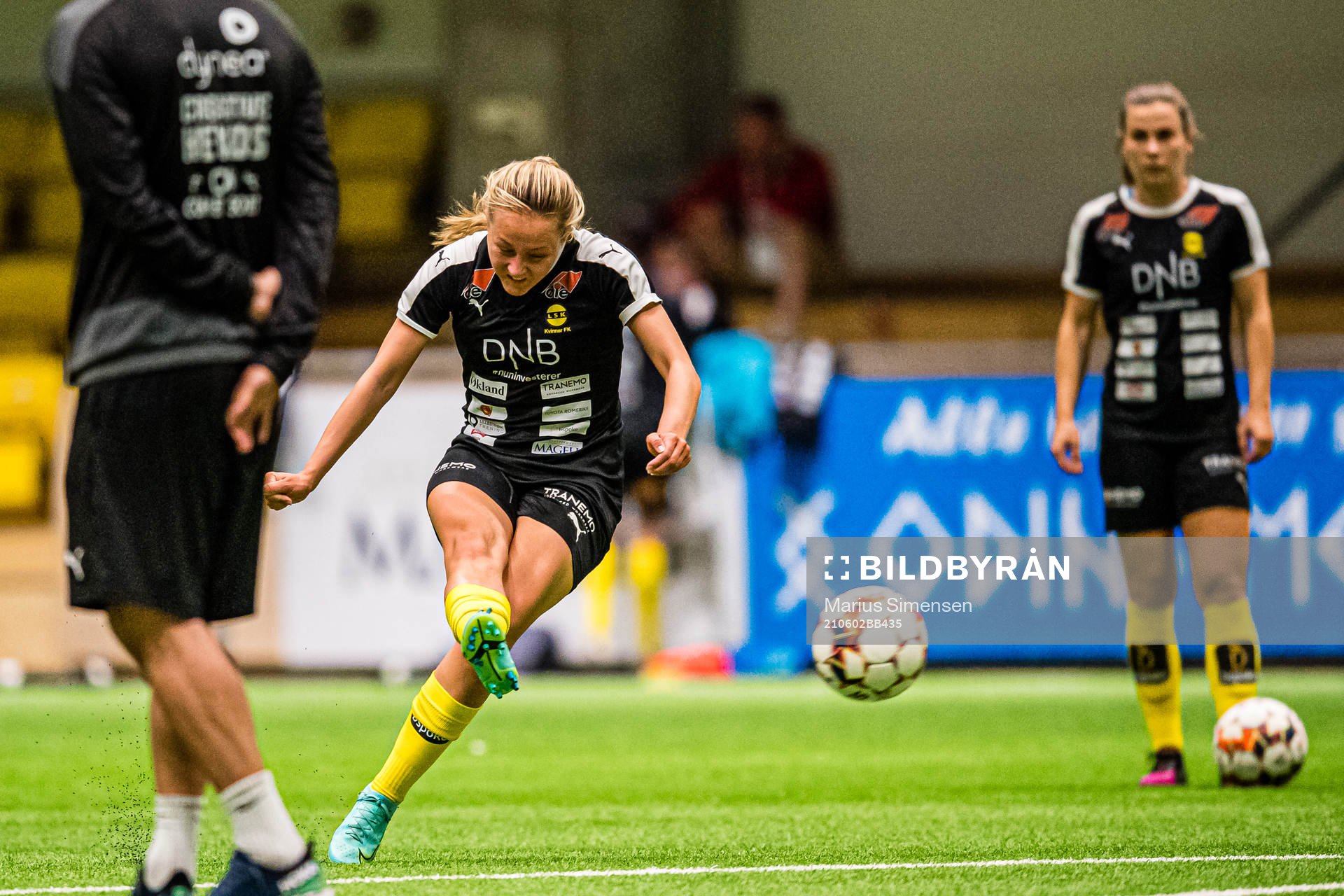 Camilla Linberg of LSK Kvinner warms up
