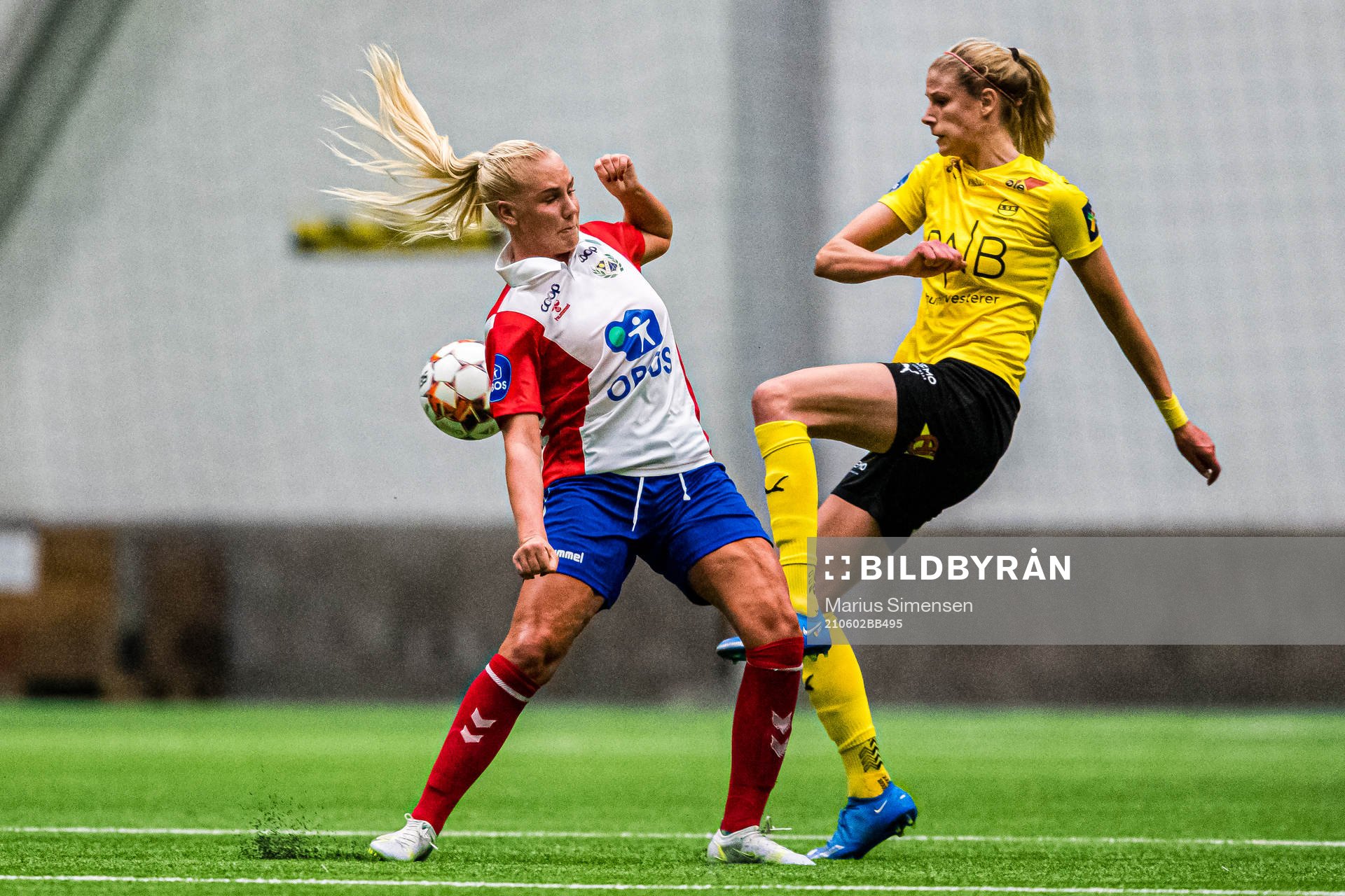 Cathinka Friis Tandberg of Lyn and Justine Monique Vanhaevermaet of LSK Kvinner during the Toppserien football match between LSK Kvinner and Lyn on June 2, 2021 in Lillestrøm.