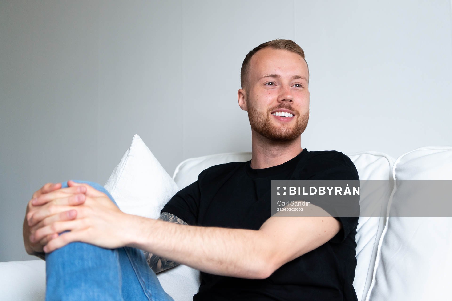 Gais Daniel Sterner blir intervjuad