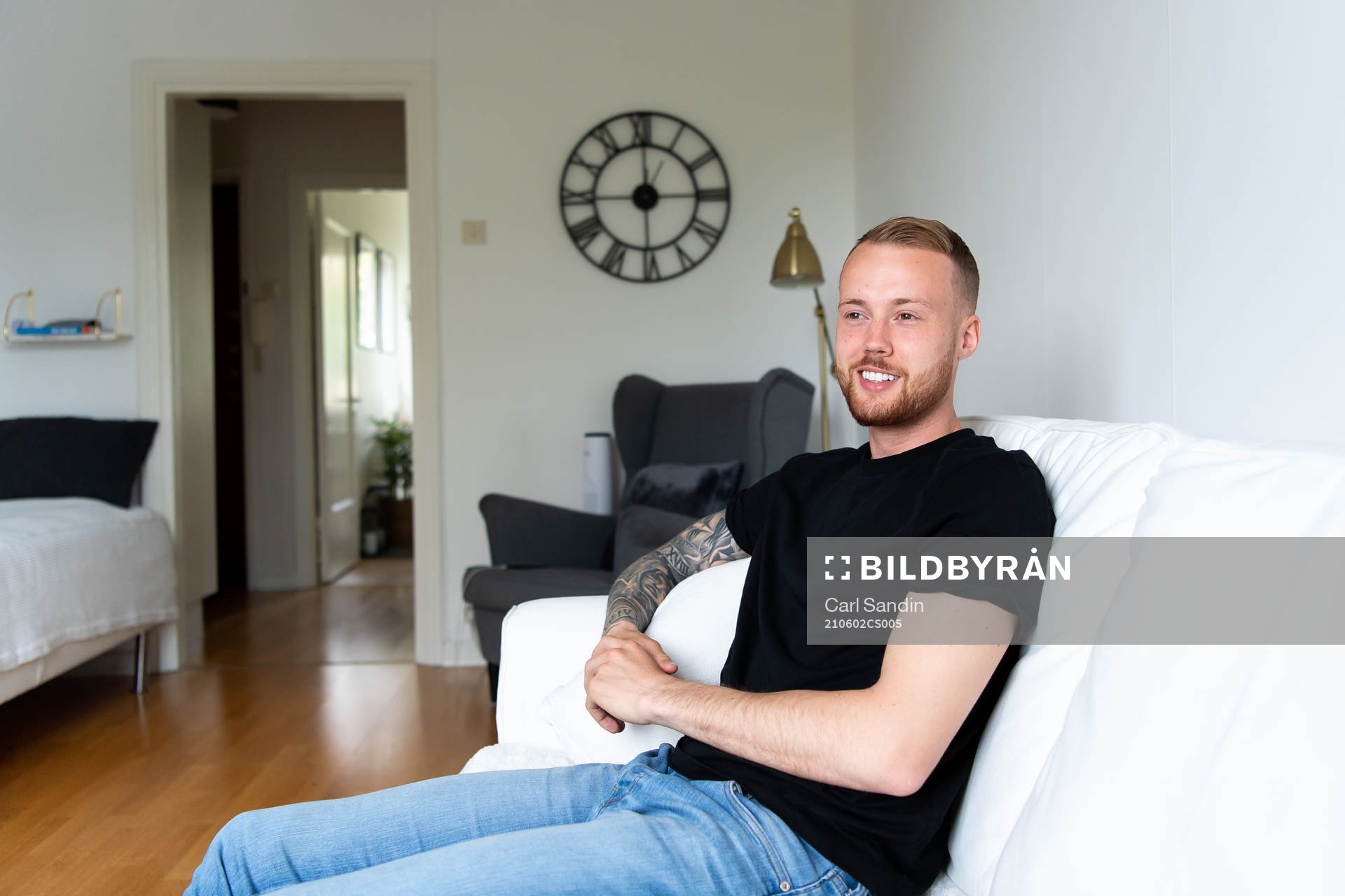Gais Daniel Sterner blir intervjuad