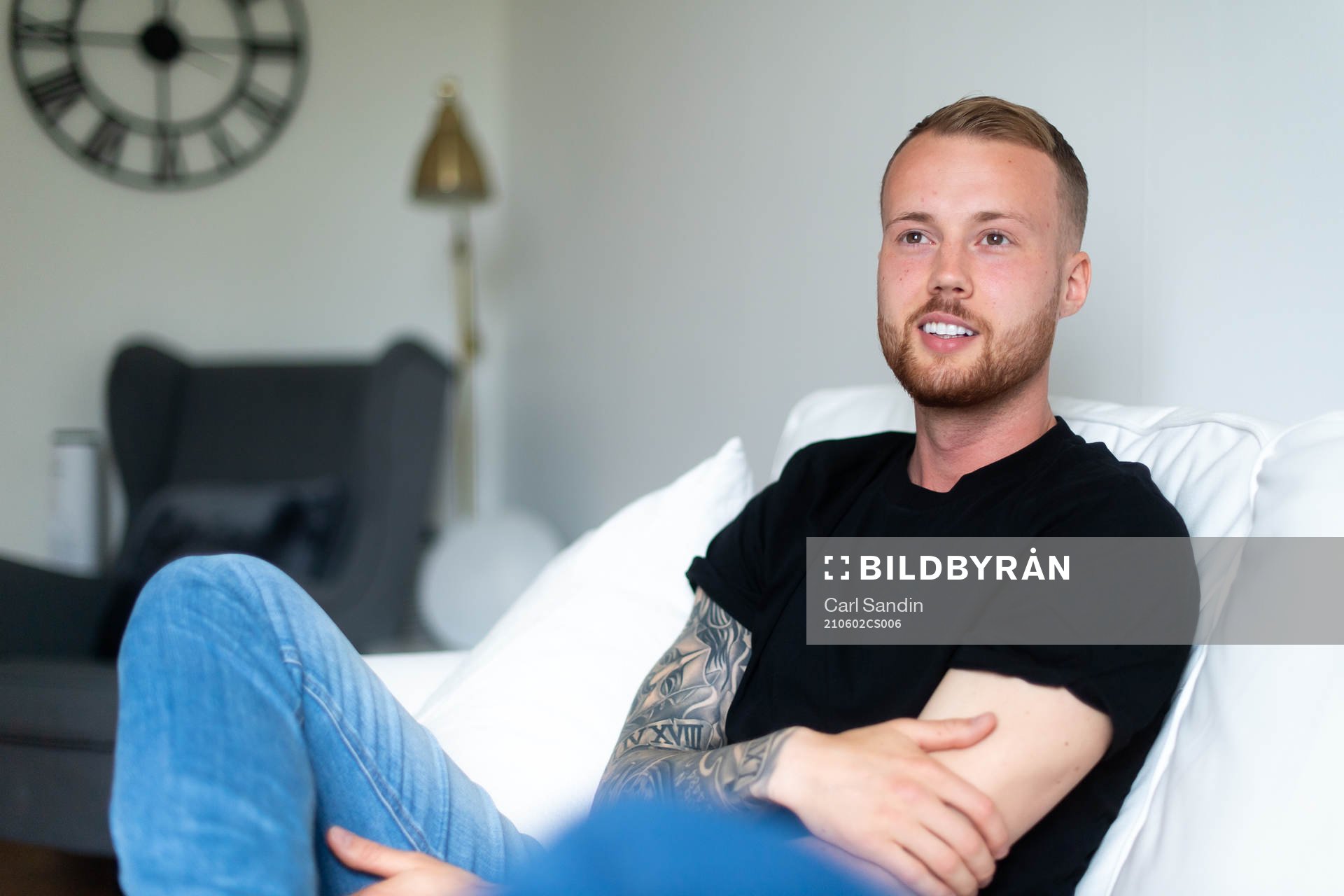 Gais Daniel Sterner blir intervjuad