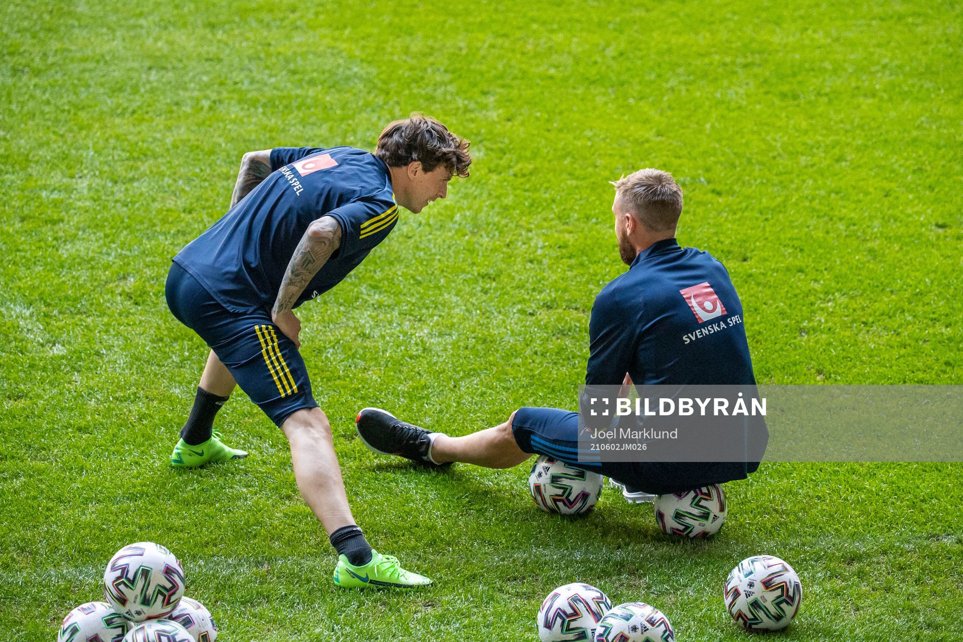 Victor Nilsson Lindelöf and Pontus Jansson of the Swedish