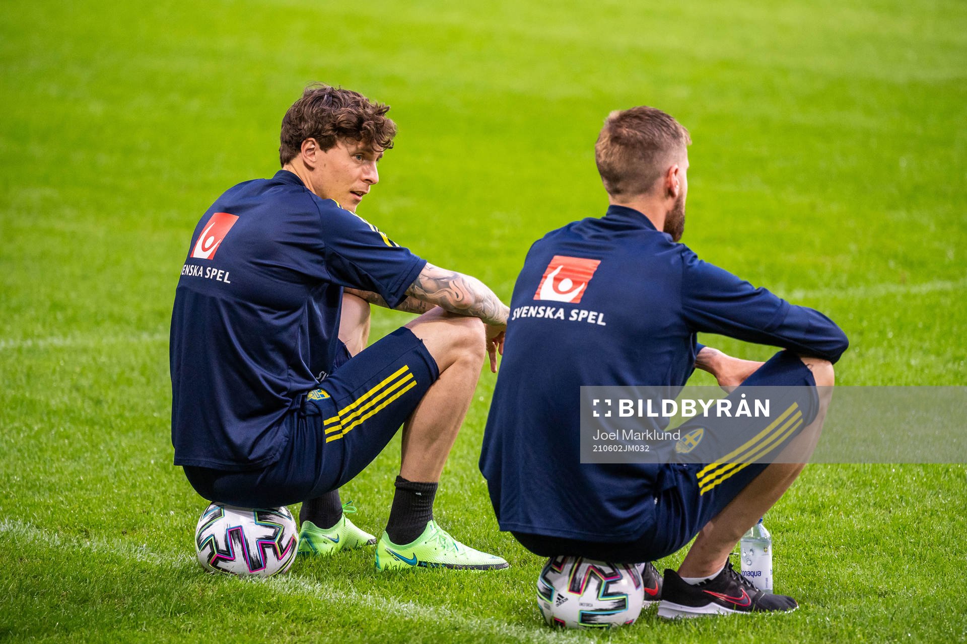 Victor Nilsson Lindelöf and Pontus Jansson of the Swedish