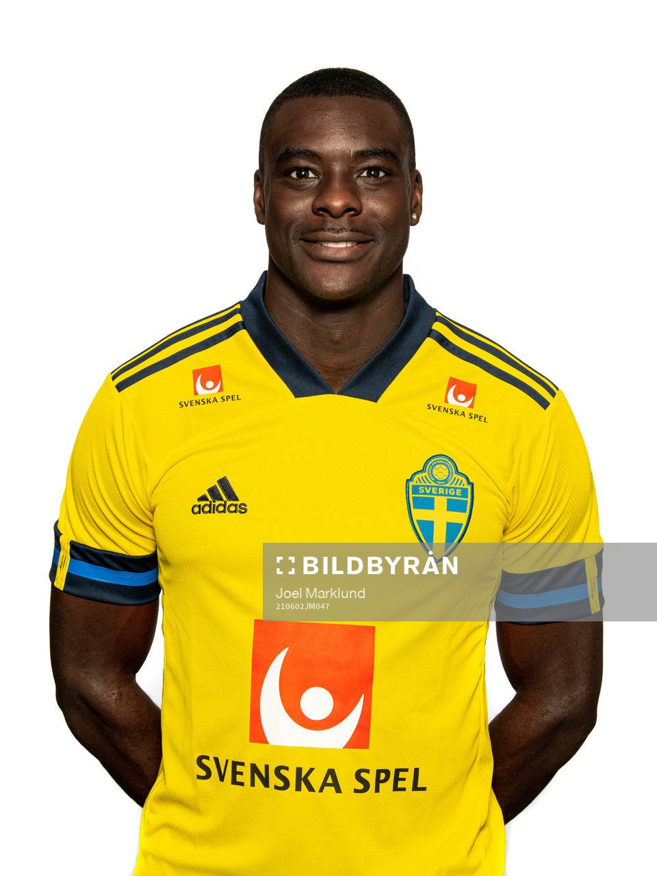191112 Ken Sema of the Swedish national football team poses