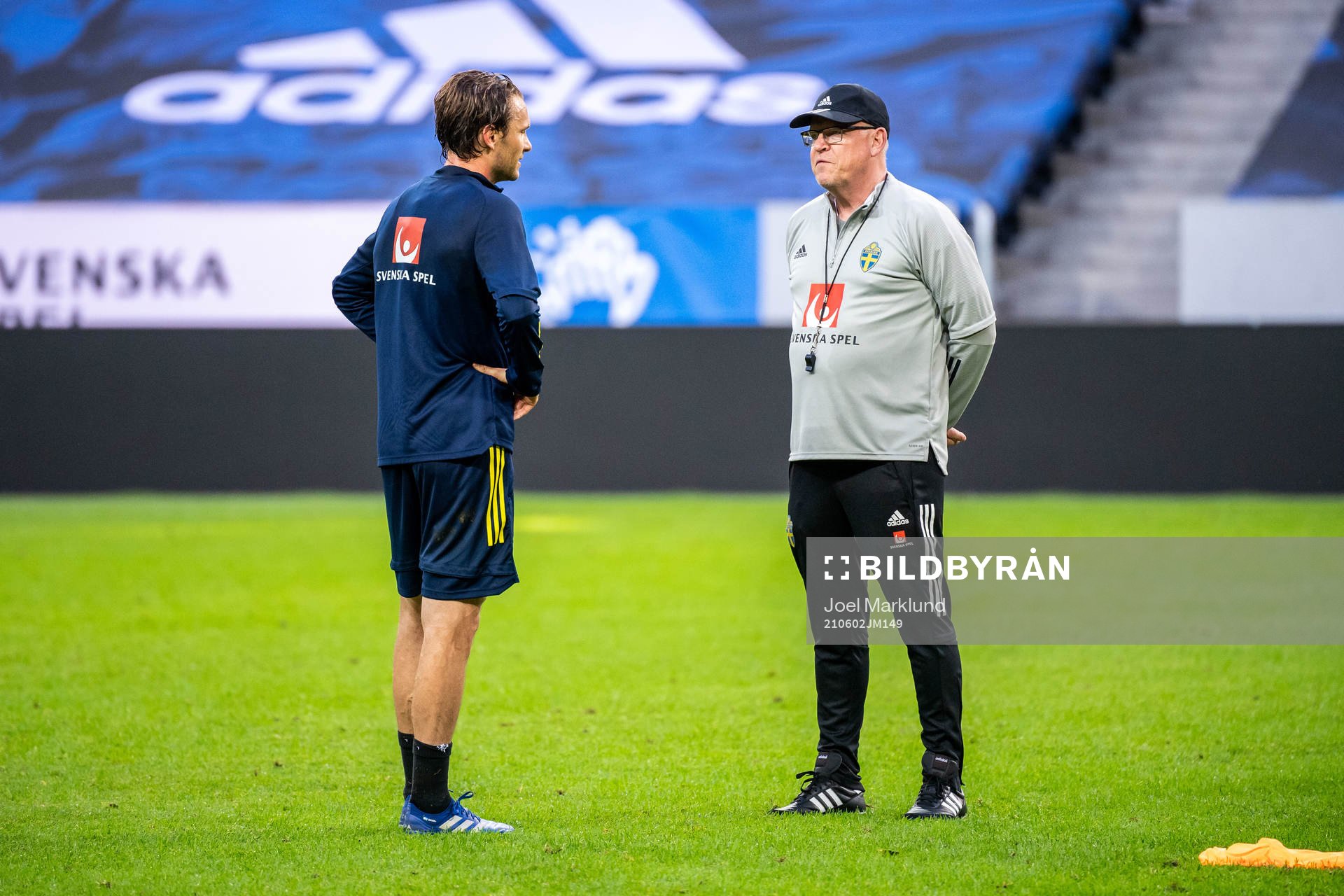 Albin Ekdal and Janne Andersson, head coach of the Swedish