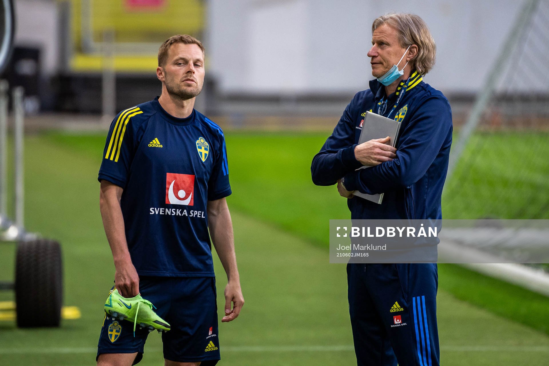 Sebastian Larsson and team manager Stefan Pettersson of the