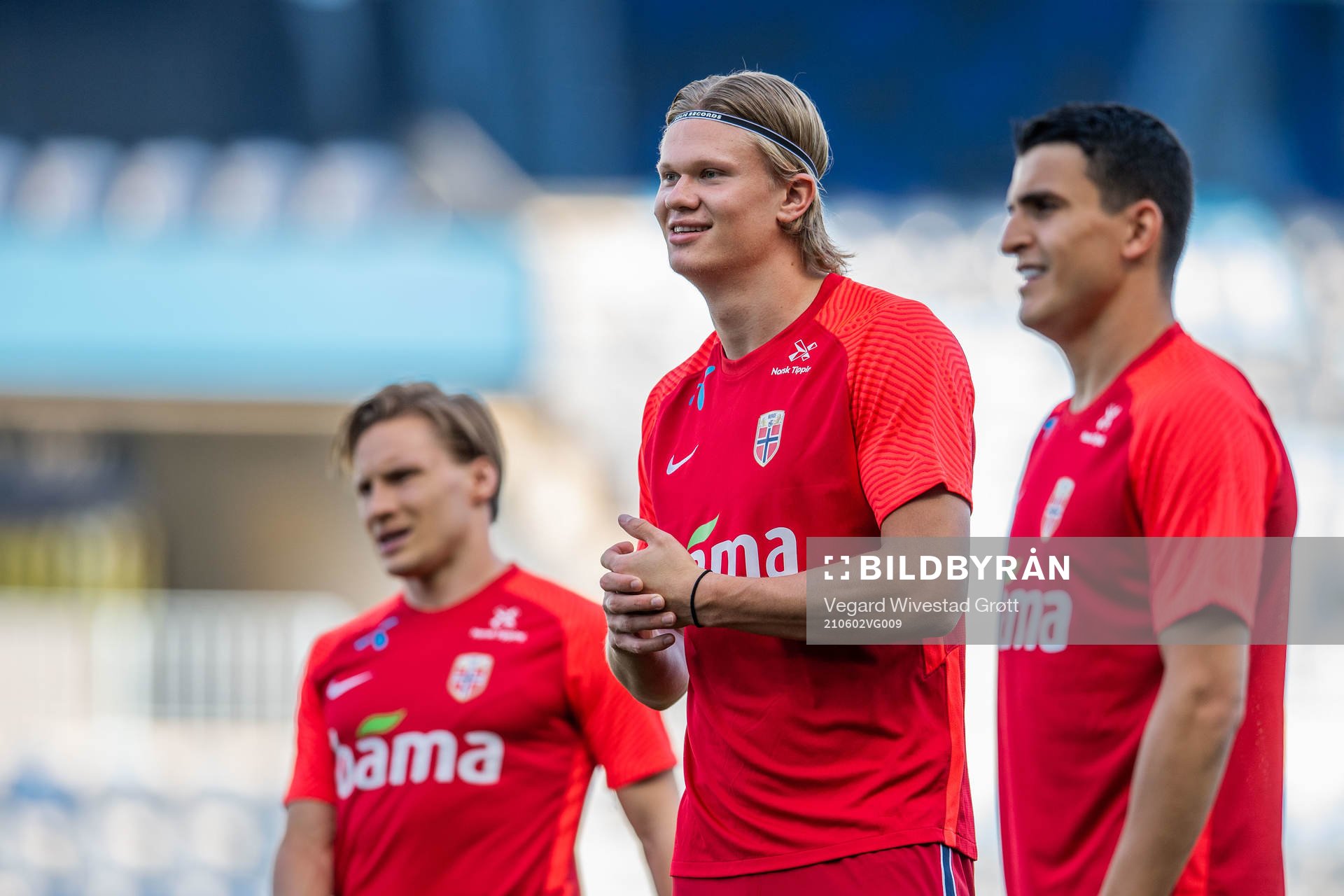 Erling Braut Haaland of Norway warms up