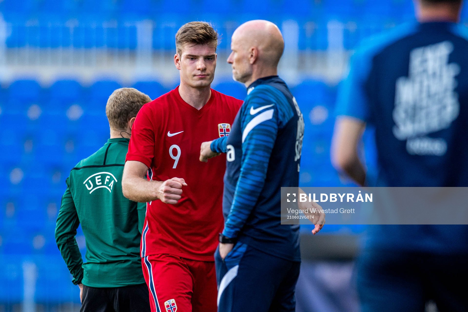 Alexander Sørloth and Ståle Solbakken, head coach of