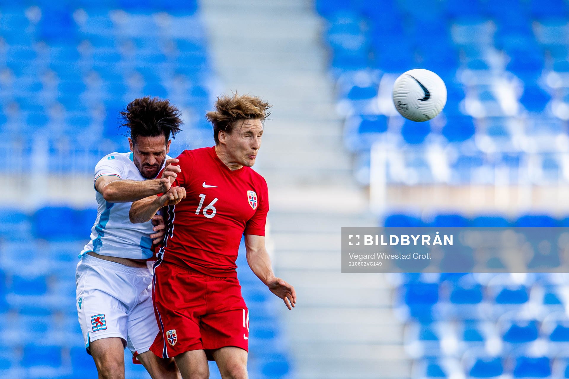 Michael Pinto of Luxembourg and Jonas Svensson of Norway