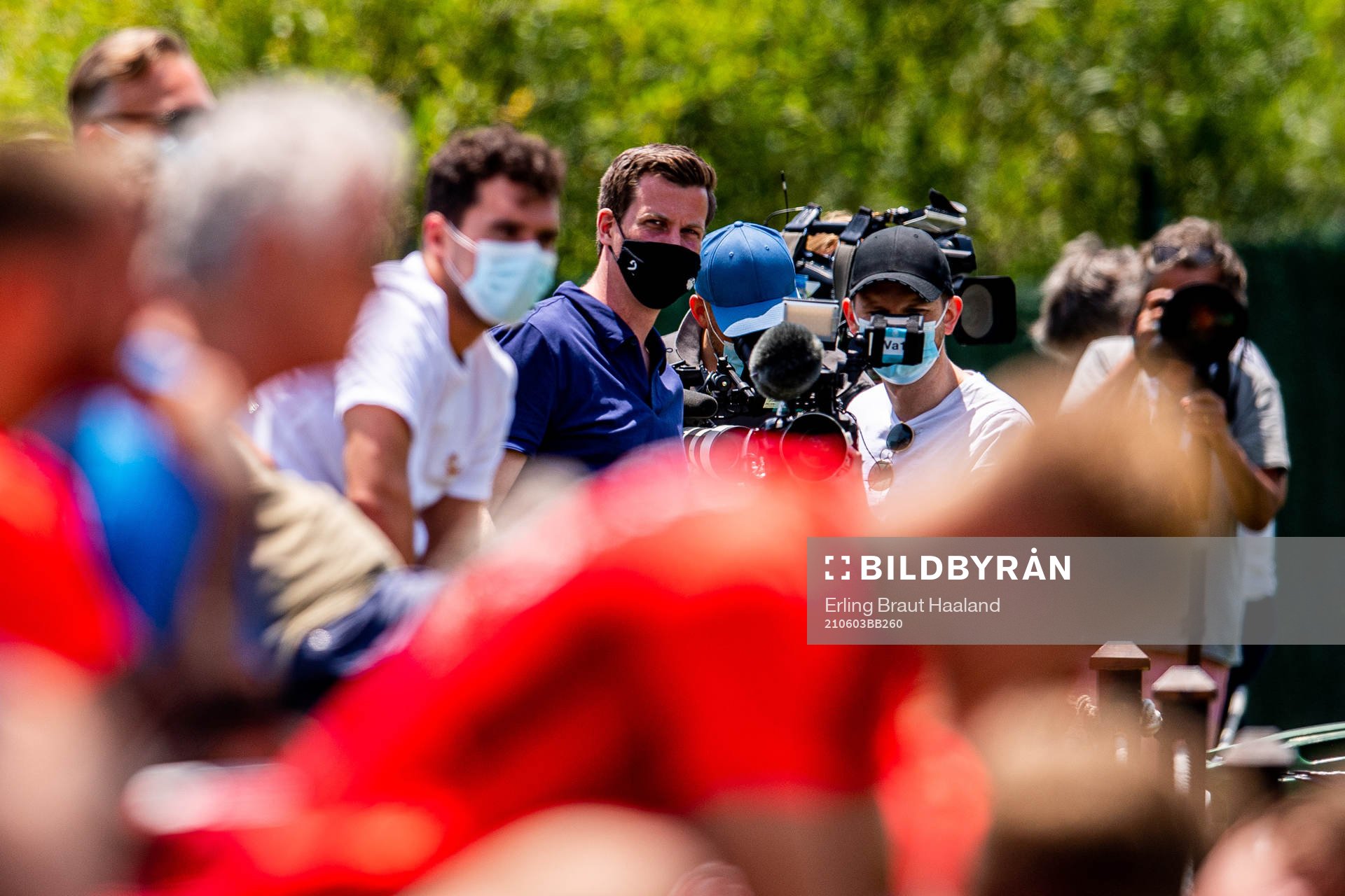 Jesper Mathisen and Magnus Kaslegard of TV 2 during a training session with the Norwegian national football team on June 3, 2021 in Marbella. 
