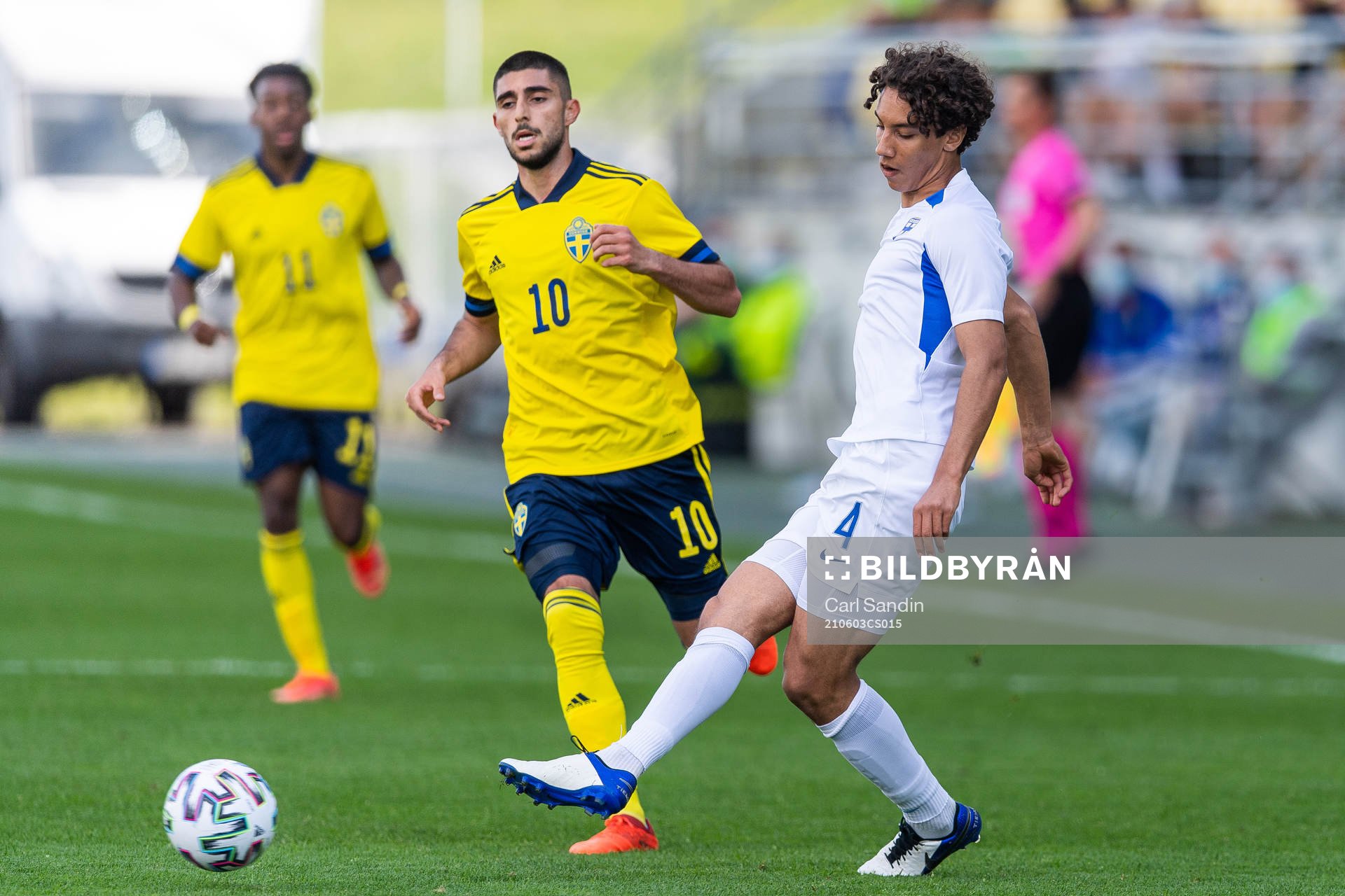Rami Hajal of Sweden and Robin Tihi of Finland
