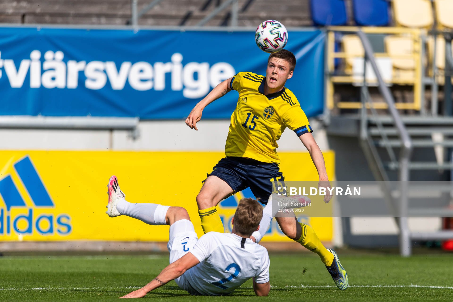 Emil Holm of Sweden and Mikael Almén of Finland compete