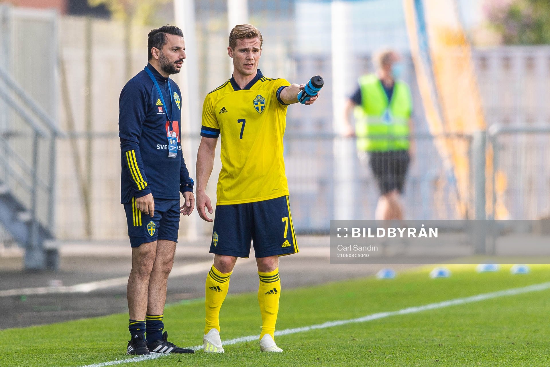 Poya Asbaghi, head coach, and Hampus Finndell of Sweden in