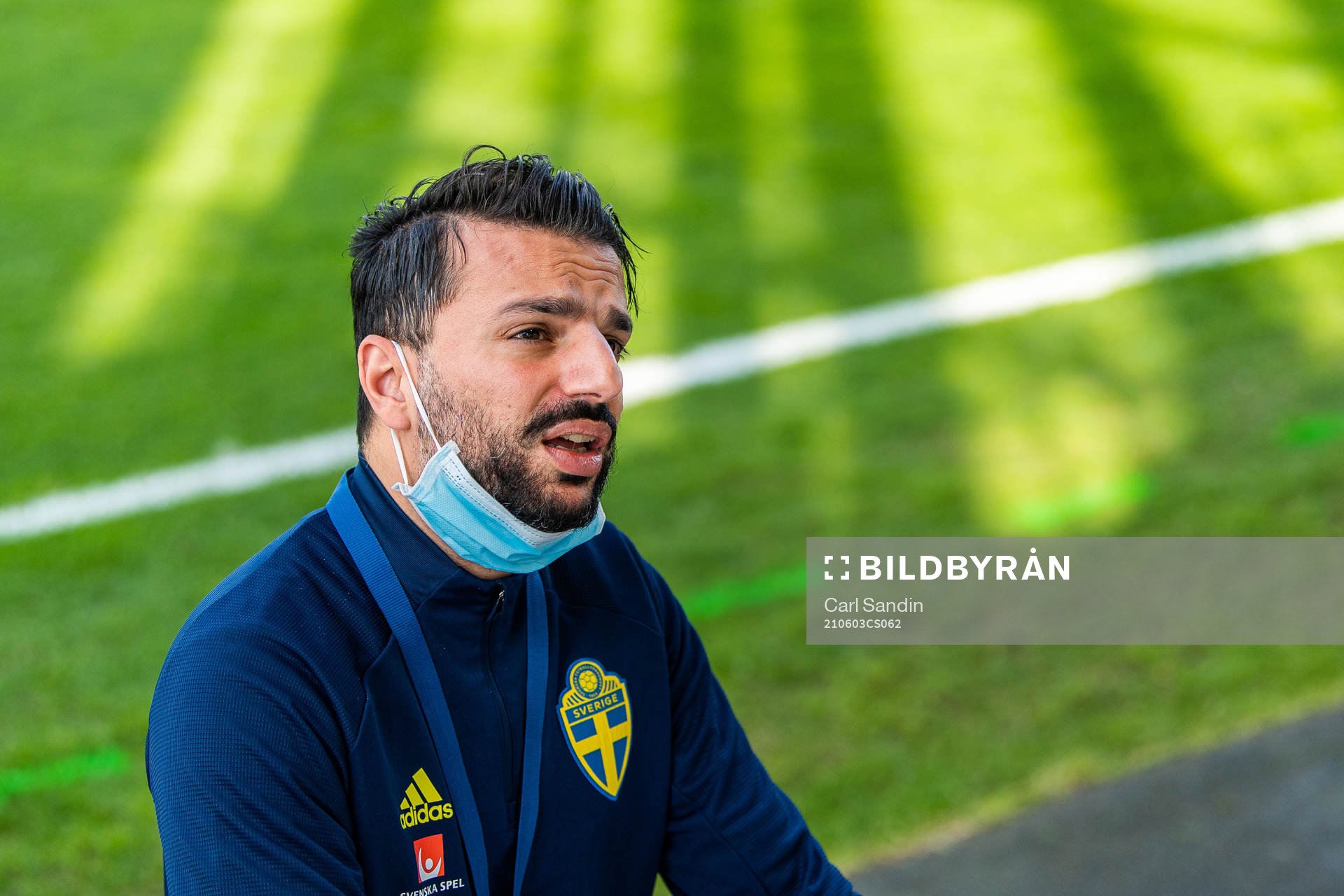 Poya Asbaghi, head coach of Sweden, is interviewed