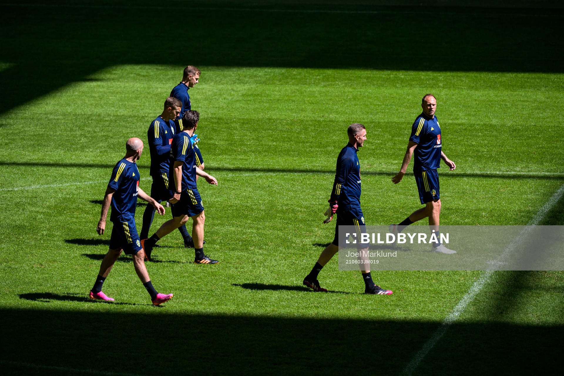 Marcus Danielson, goalkeeper Karl-Johan Johnsson, Gustav