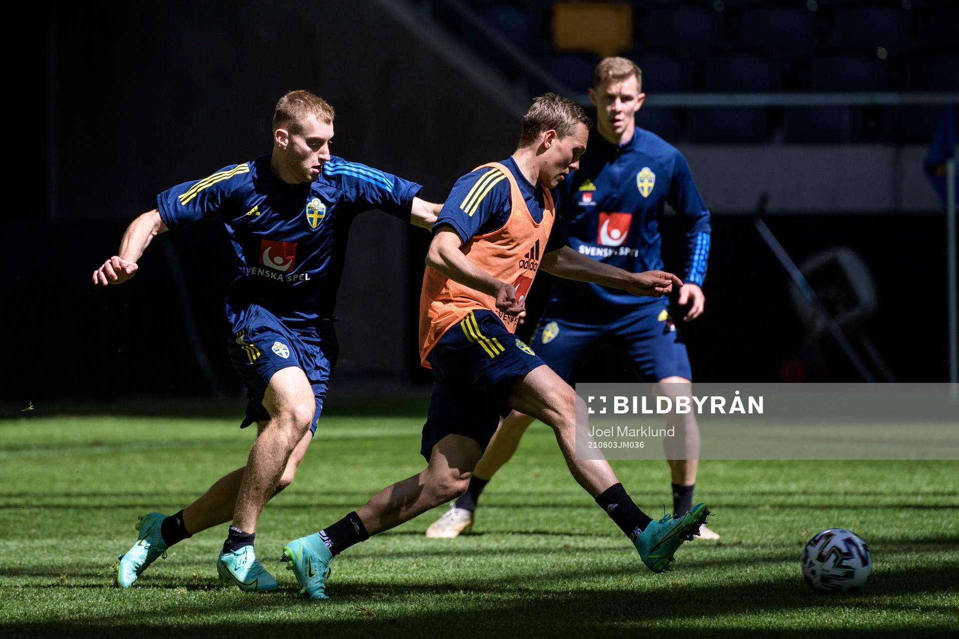 Dejan Kulusevski och Ludwig Augustinsson of the Swedish