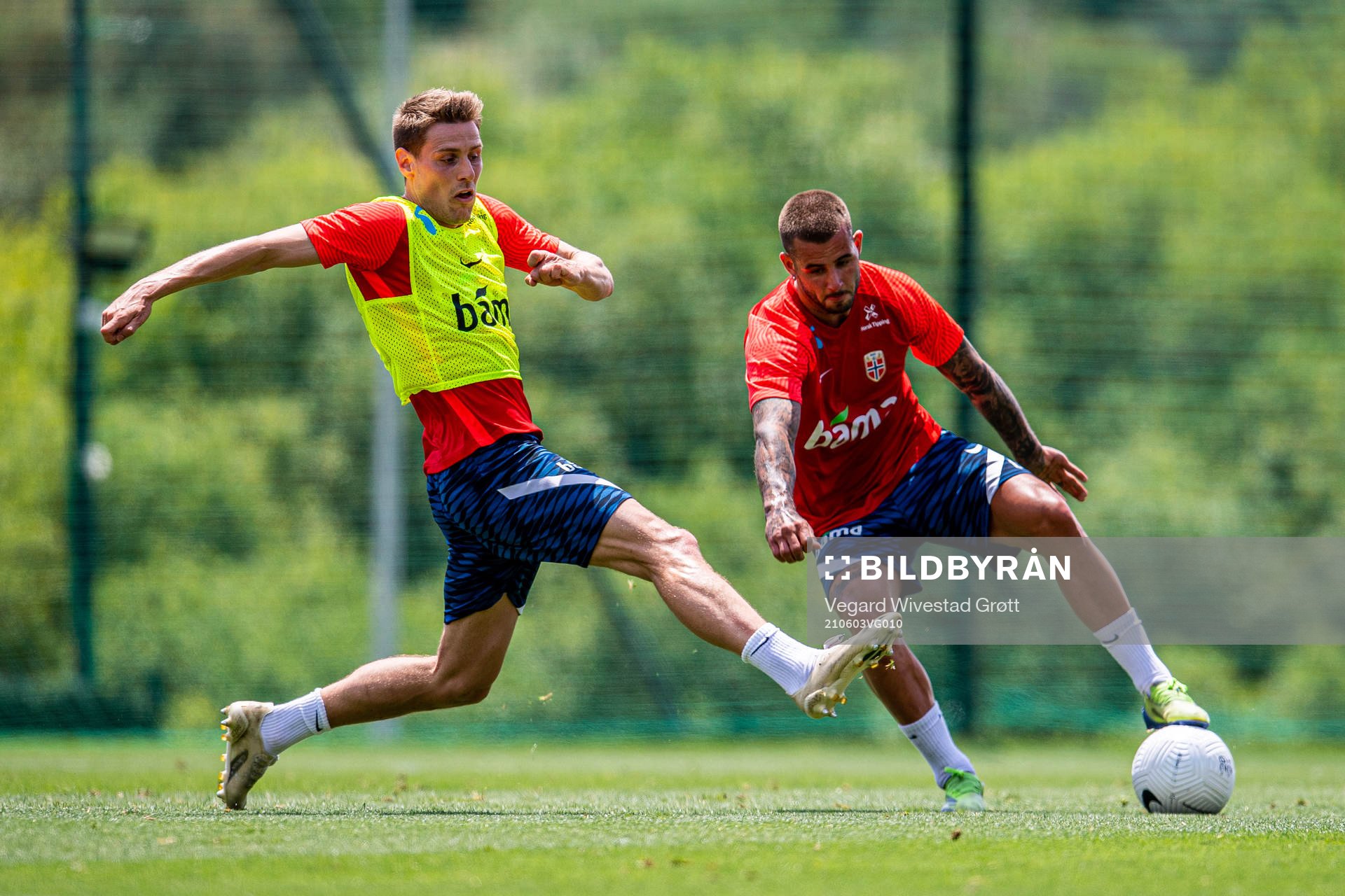 Kristoffer Zachariassen and Aron Dønnum of the Norwegian national football team during a training session on June 3, 2021 in Marbella. 