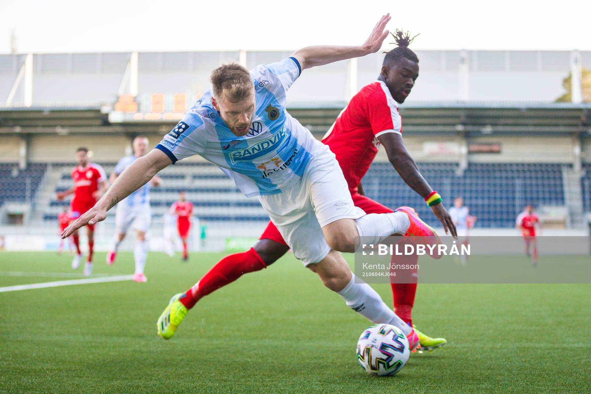 Gefles Leo Englund och Assyriskas Mamadouba Diaby