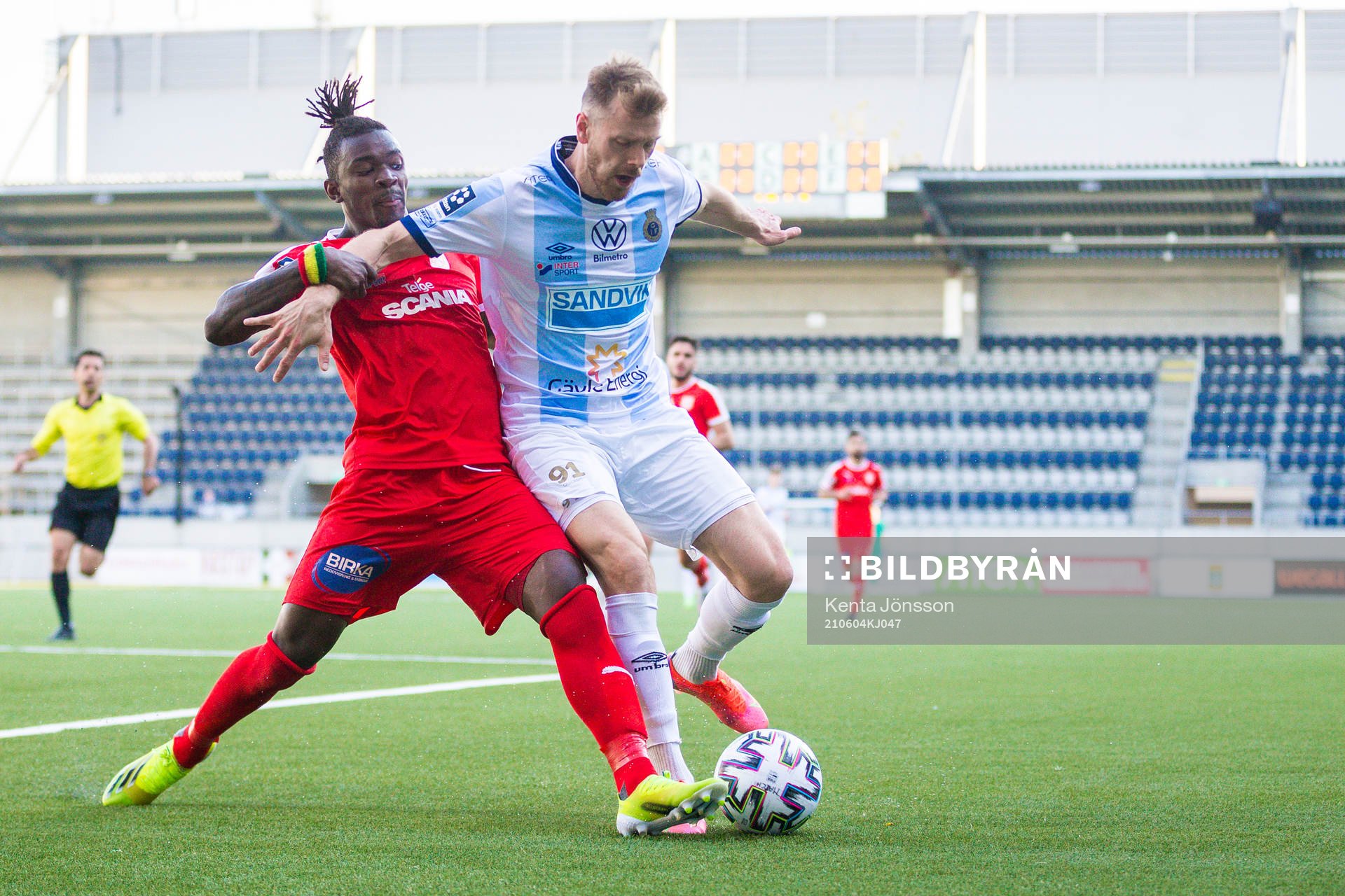 Assyriskas Mamadouba Diaby och Gefles Leo Englund