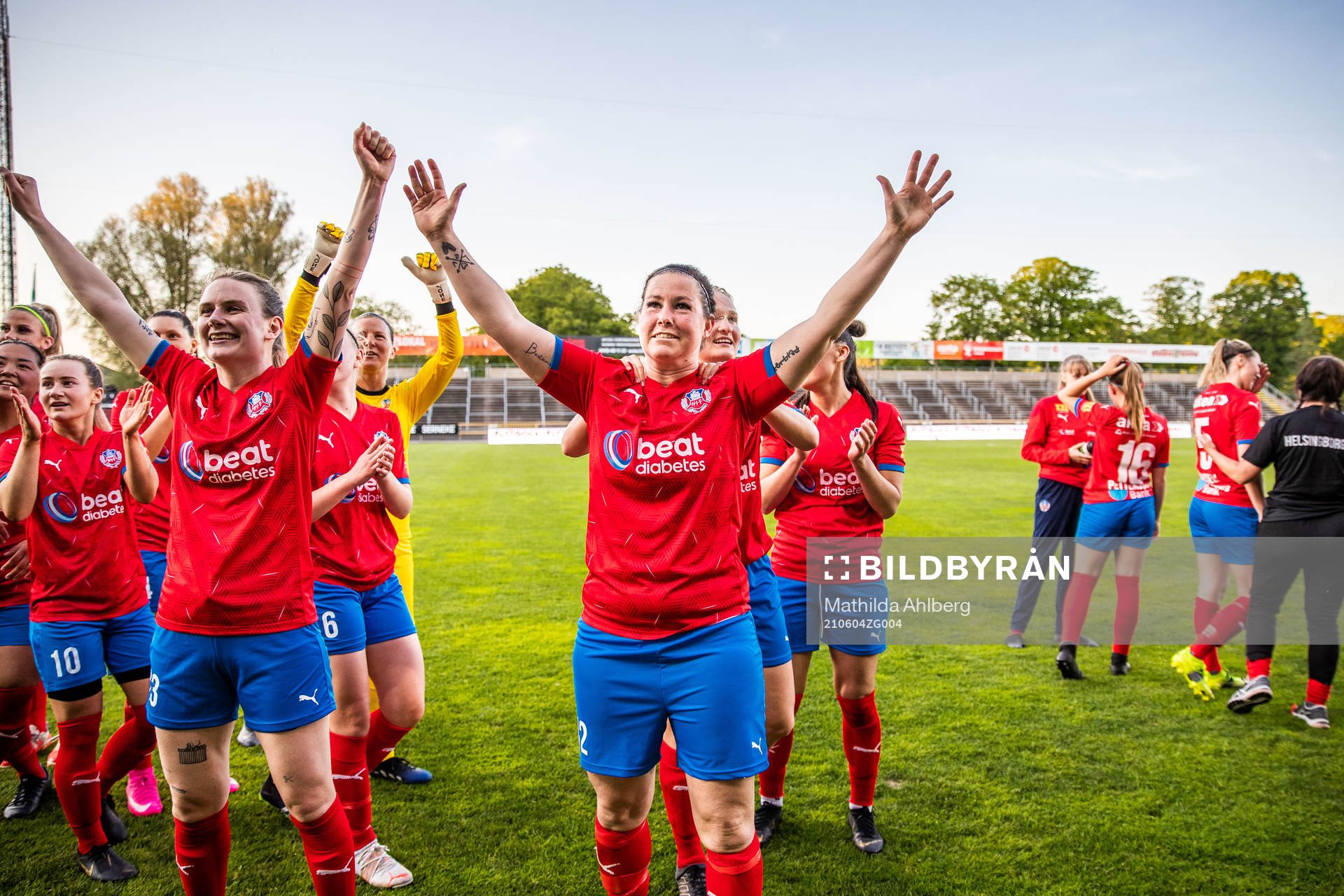 Helsingborgs Sofia Nilsson och Mia Westerblad jublar med