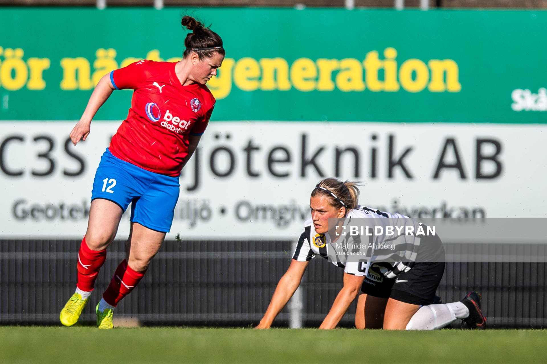 Helsingborgs Mia Westerblad och Landskronas Emelier Möller