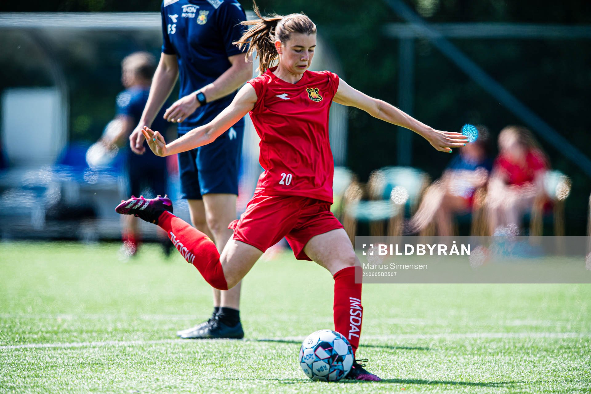 Malene Wik Alfredsen of Røa warms up