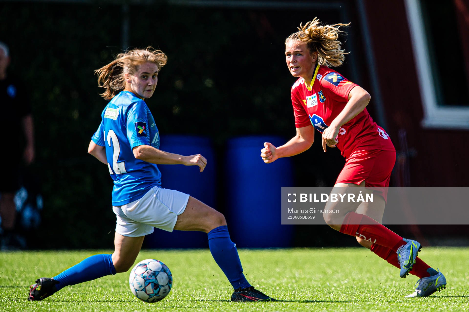 Kamilla Børve Nygård of Grei and Mia Rostad Huse of Røa