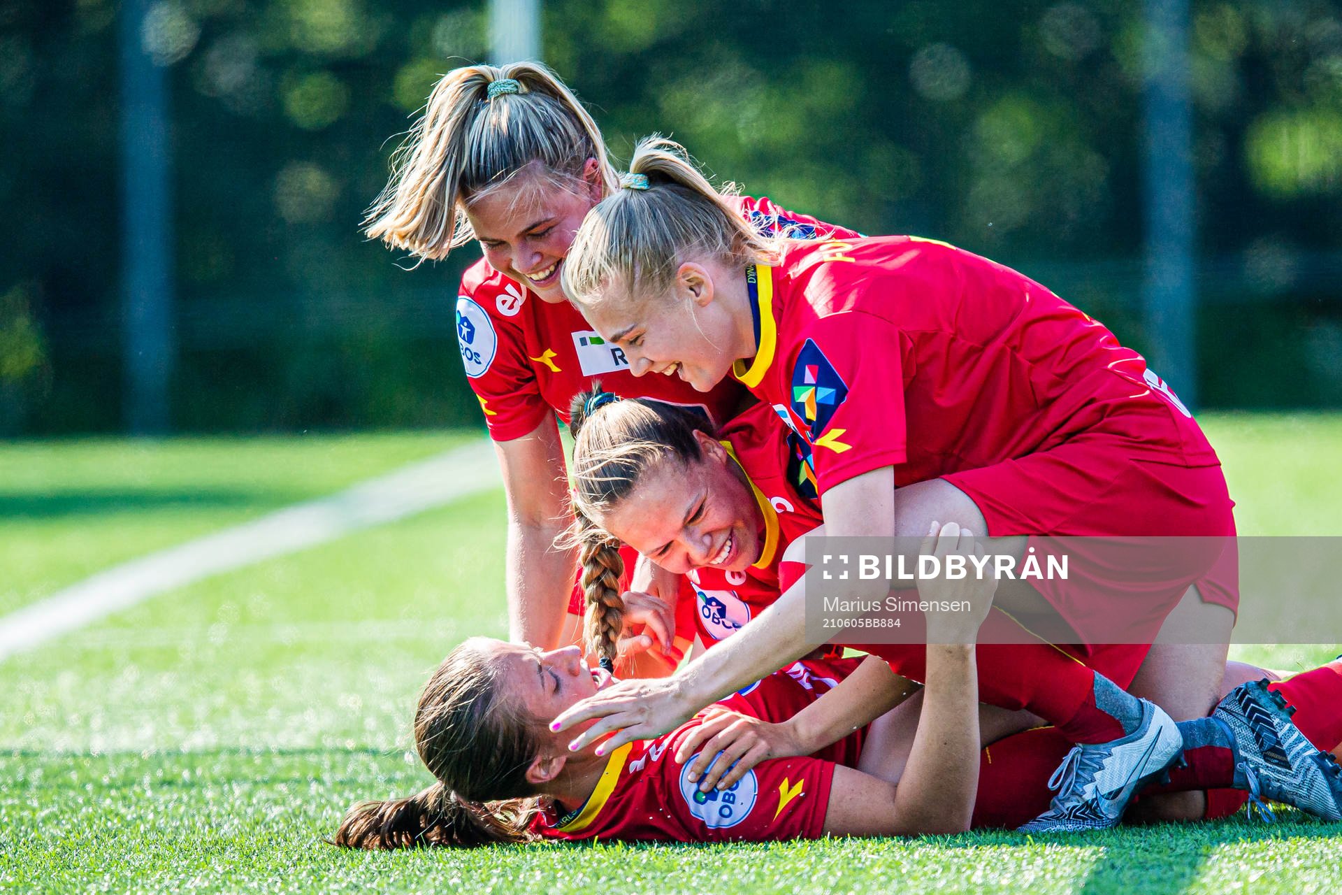 Ragne Hagen Svastuen of Røa celebrates