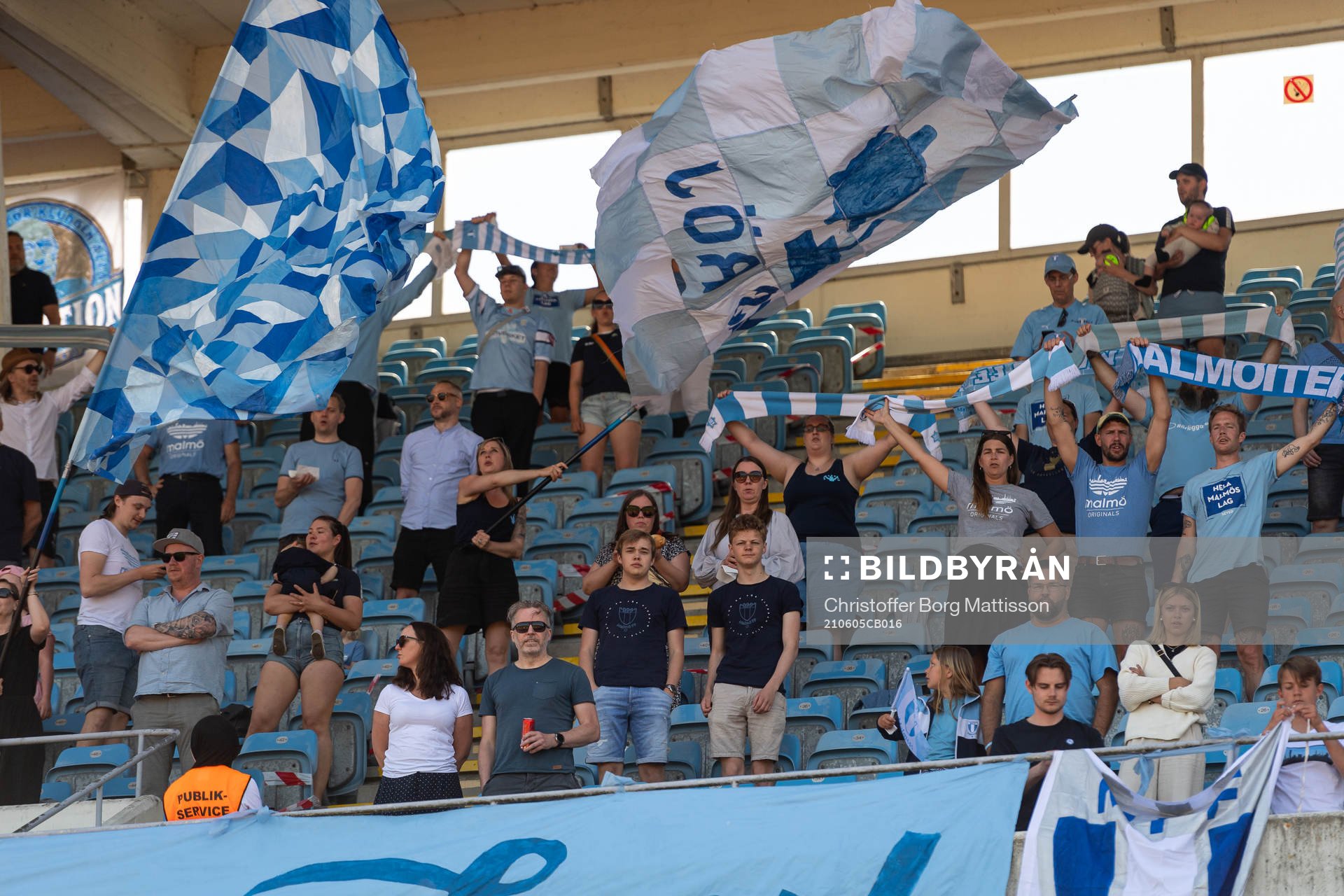 Malmö FFs supportrar jublar