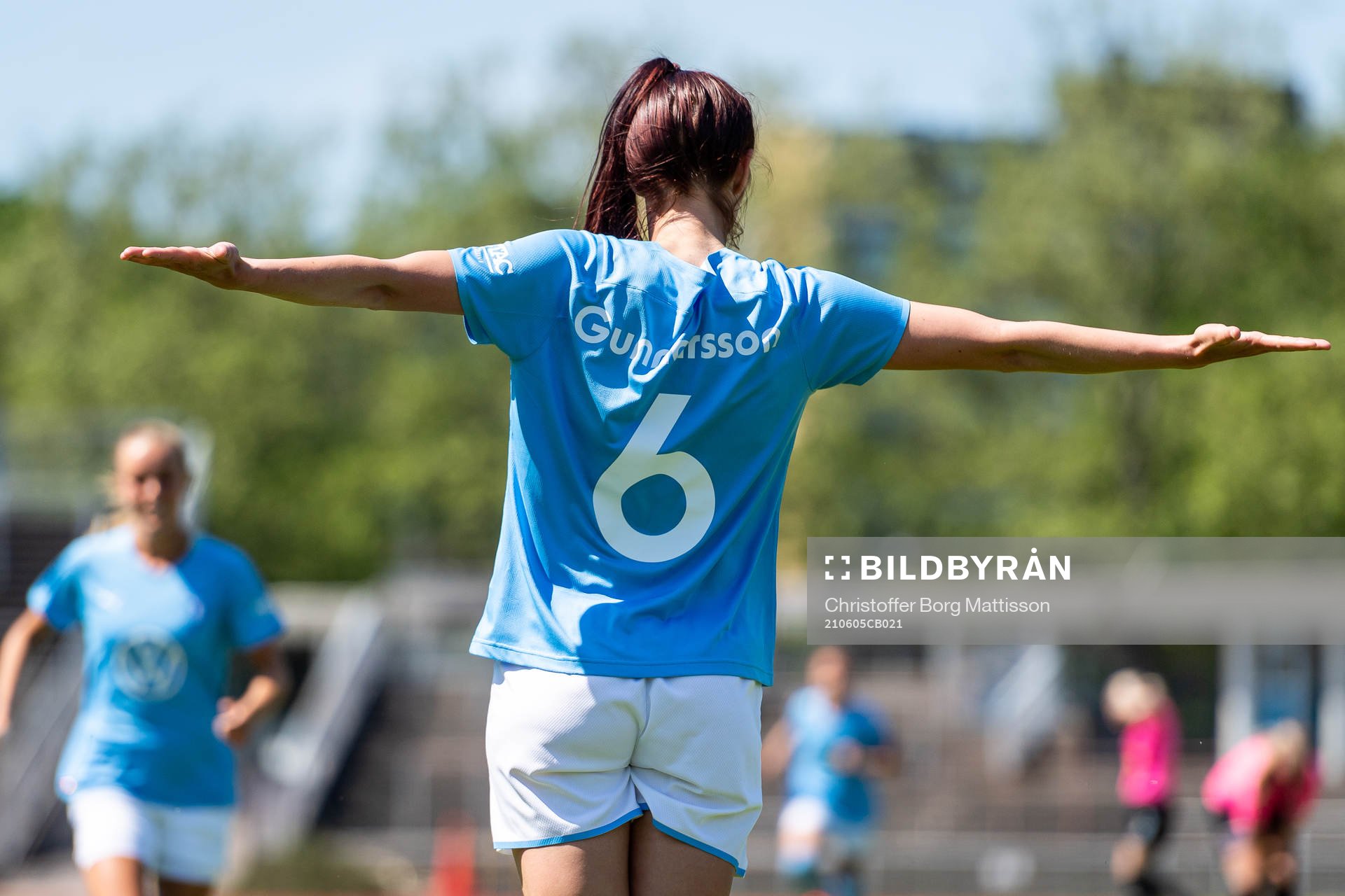 Malmö FFs Malin Gunnarsson jublar efter 1-0 under fotbollsmatchen i Division 3 sydvästra Skåne mellan Malmö FF och Lunds BK den 5 juni 2021 i Malmö.