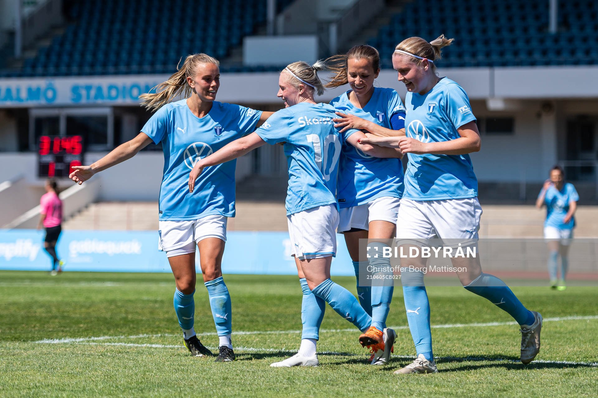 Malmö FFs Melina Skarström jublar