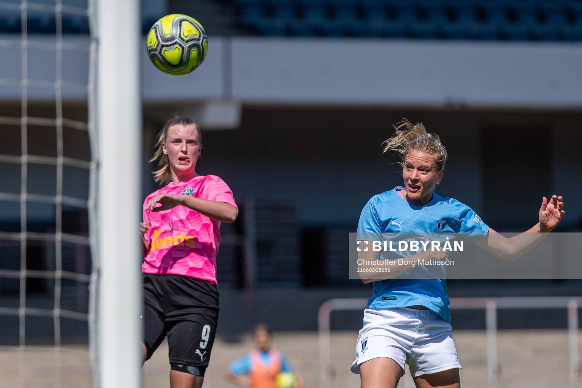 Malmö FFs Annelie Nilsson och Lunds Hanna Fredriksson