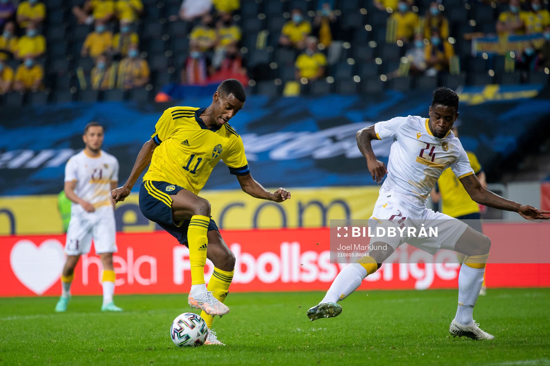 Alexander Isak of Sweden and Jordi Joao Monroy Ararat of