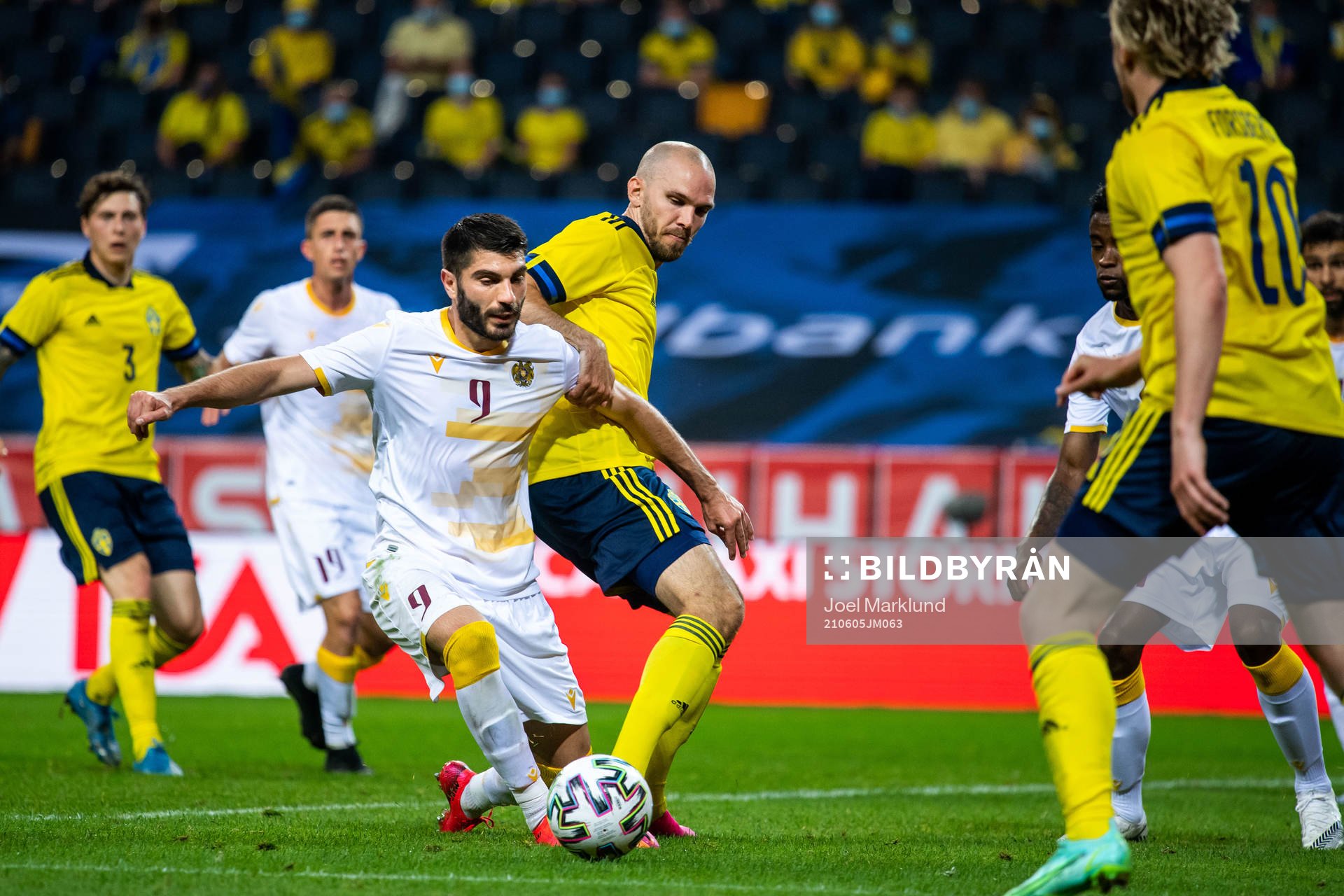 Artur Miranyan of Armenia and Marcus Danielson of Sweden