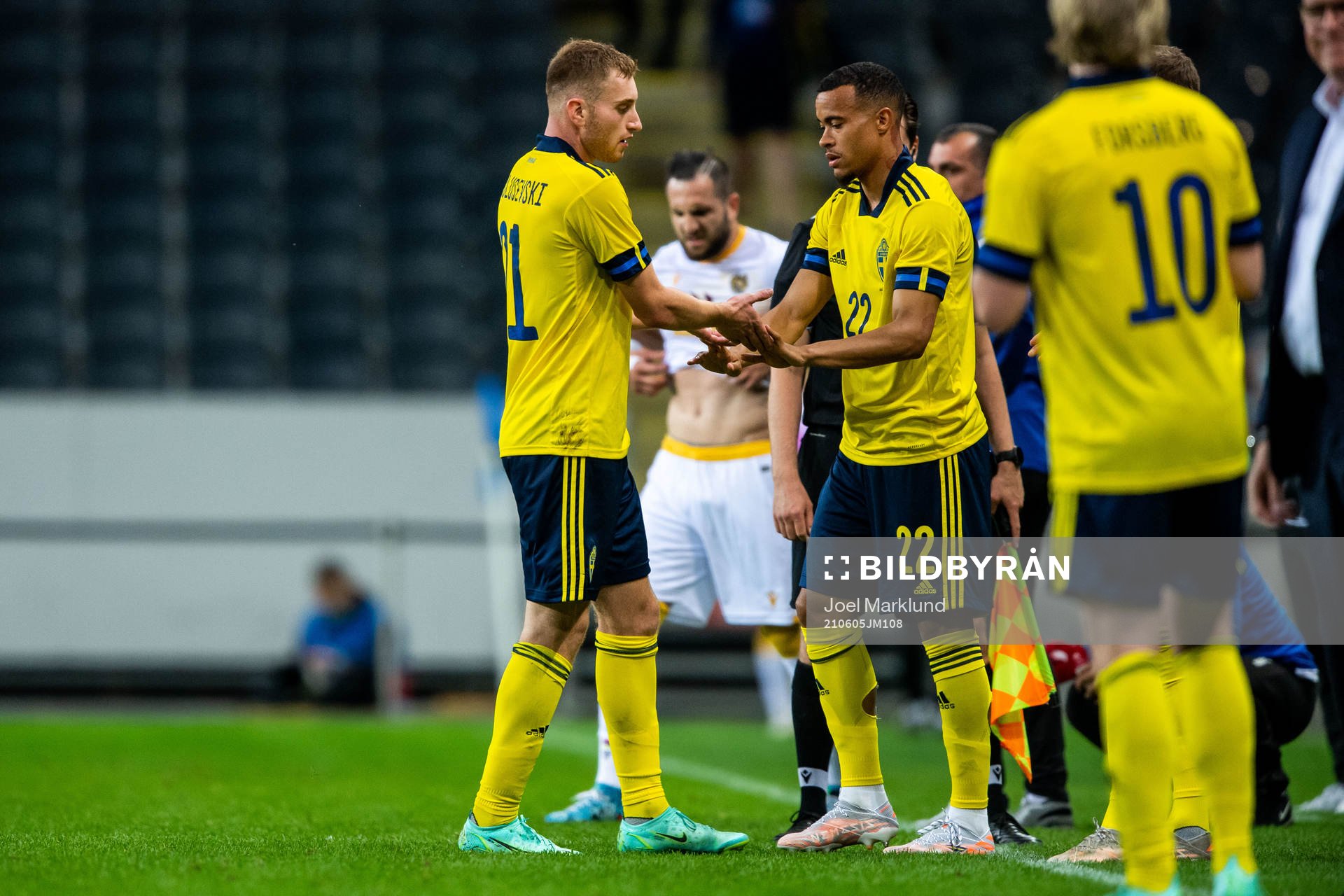 Dejan Kulusevski and Robin Quaison of Sweden