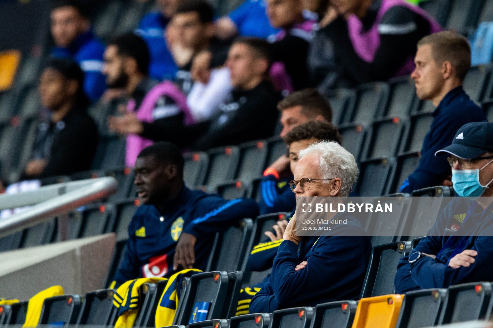 Team doctor Anders Valentin of Sweden