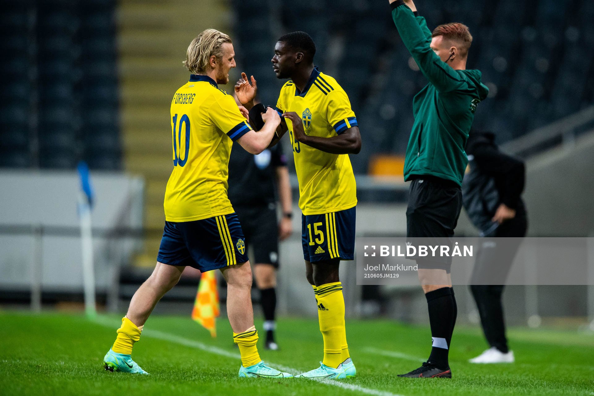 Emil Forsberg and Ken Sema of Sweden