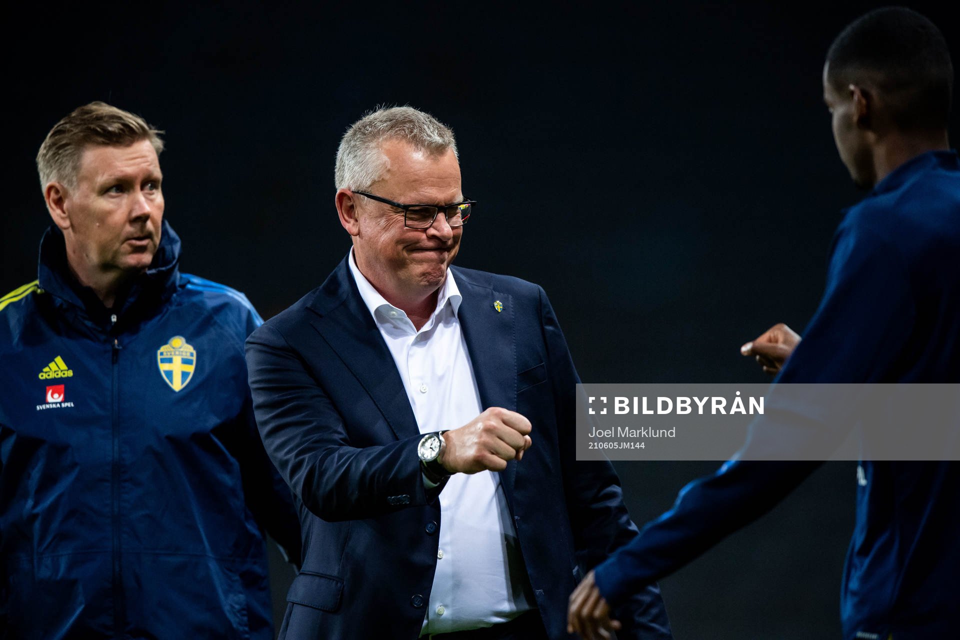 Assistant coach Peter Wettergren , Janne Andersson, head