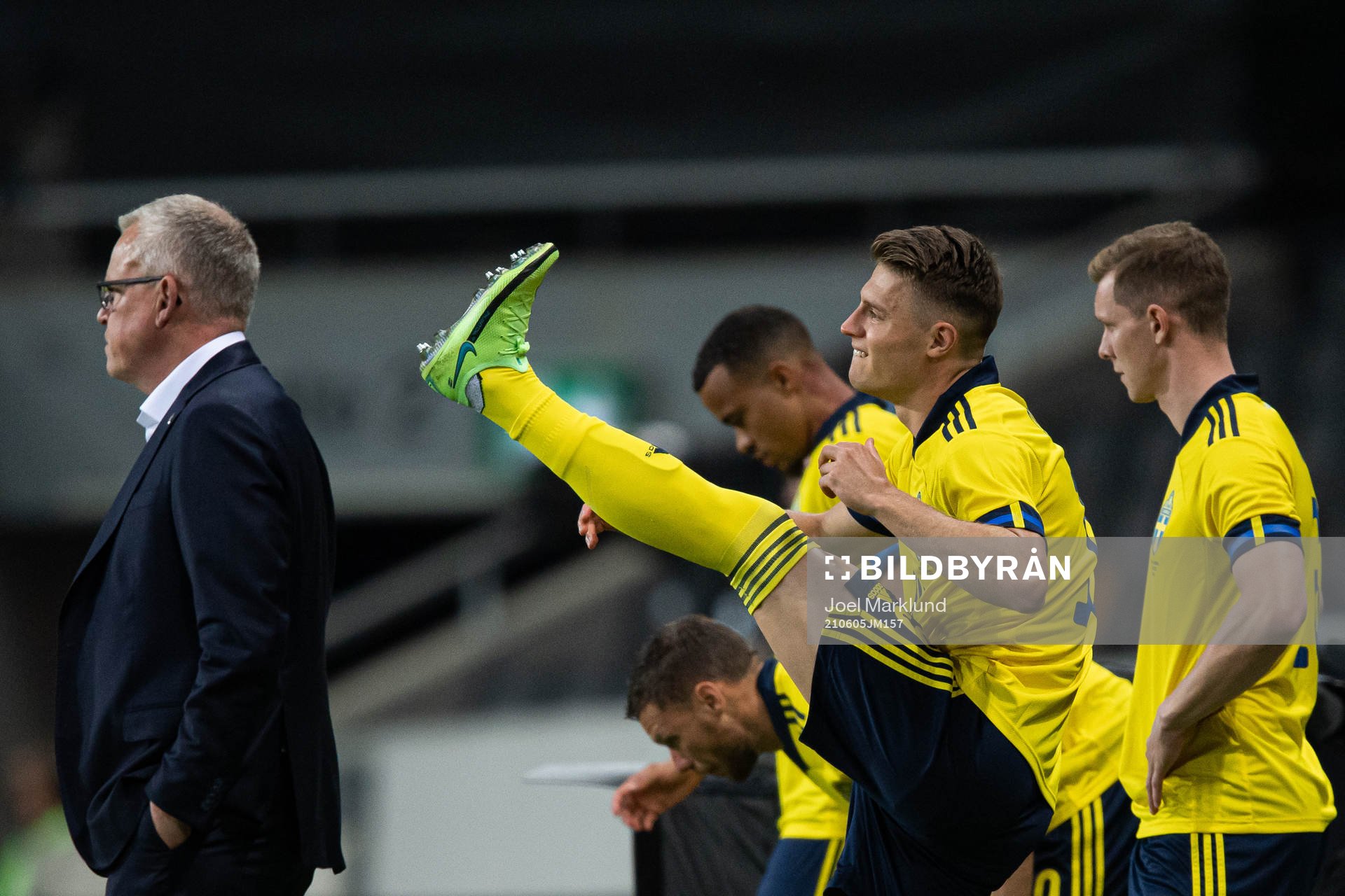 Janne Andersson, head coach, and Mattias Svanberg of Sweden