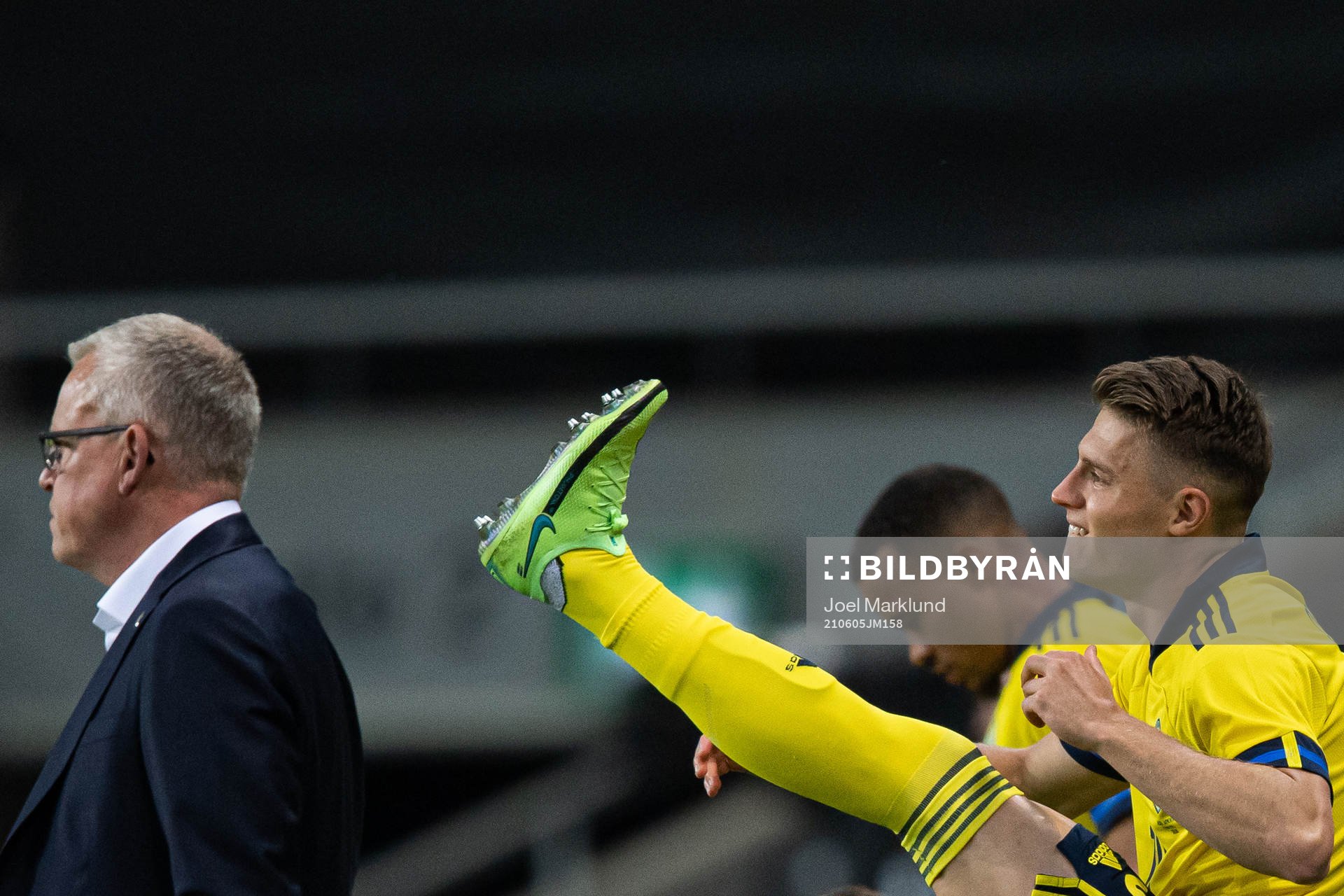Janne Andersson, head coach, and Mattias Svanberg of Sweden
